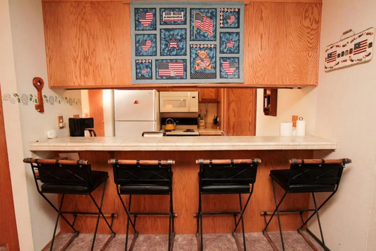 Discovery 4 #128, Loft