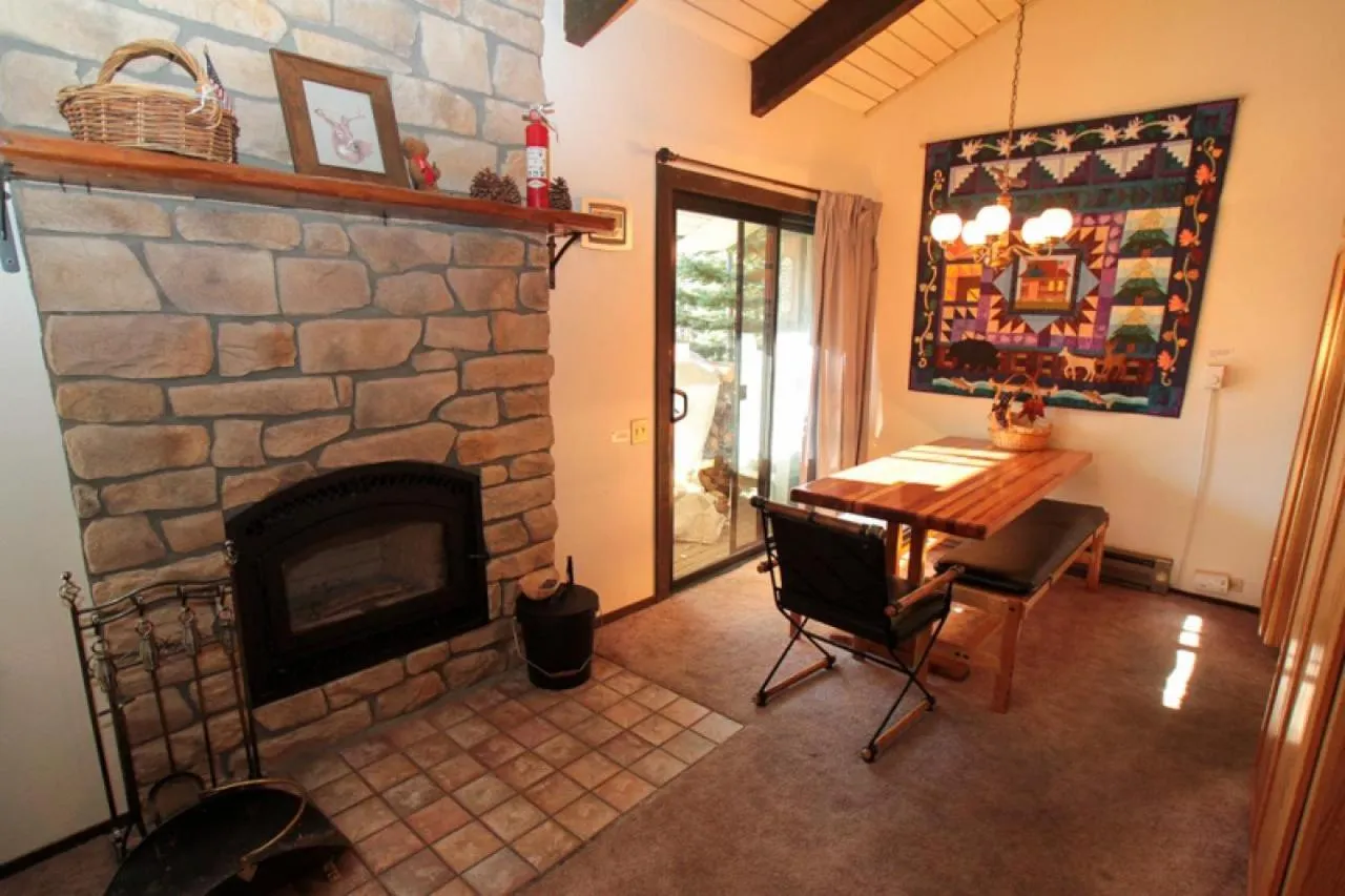 Discovery 4 #128, Loft