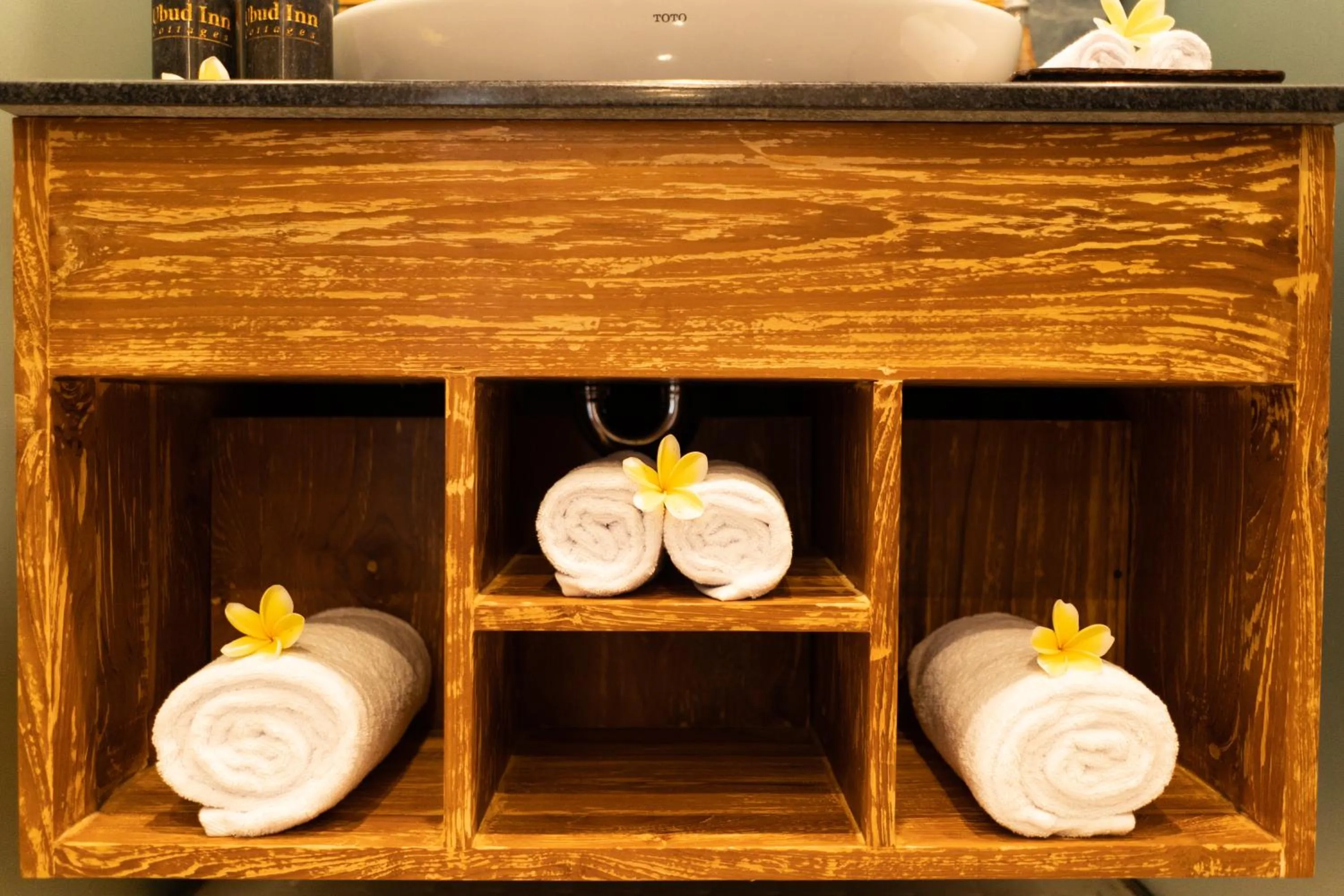 Ubud Inn Cottage by Prasi