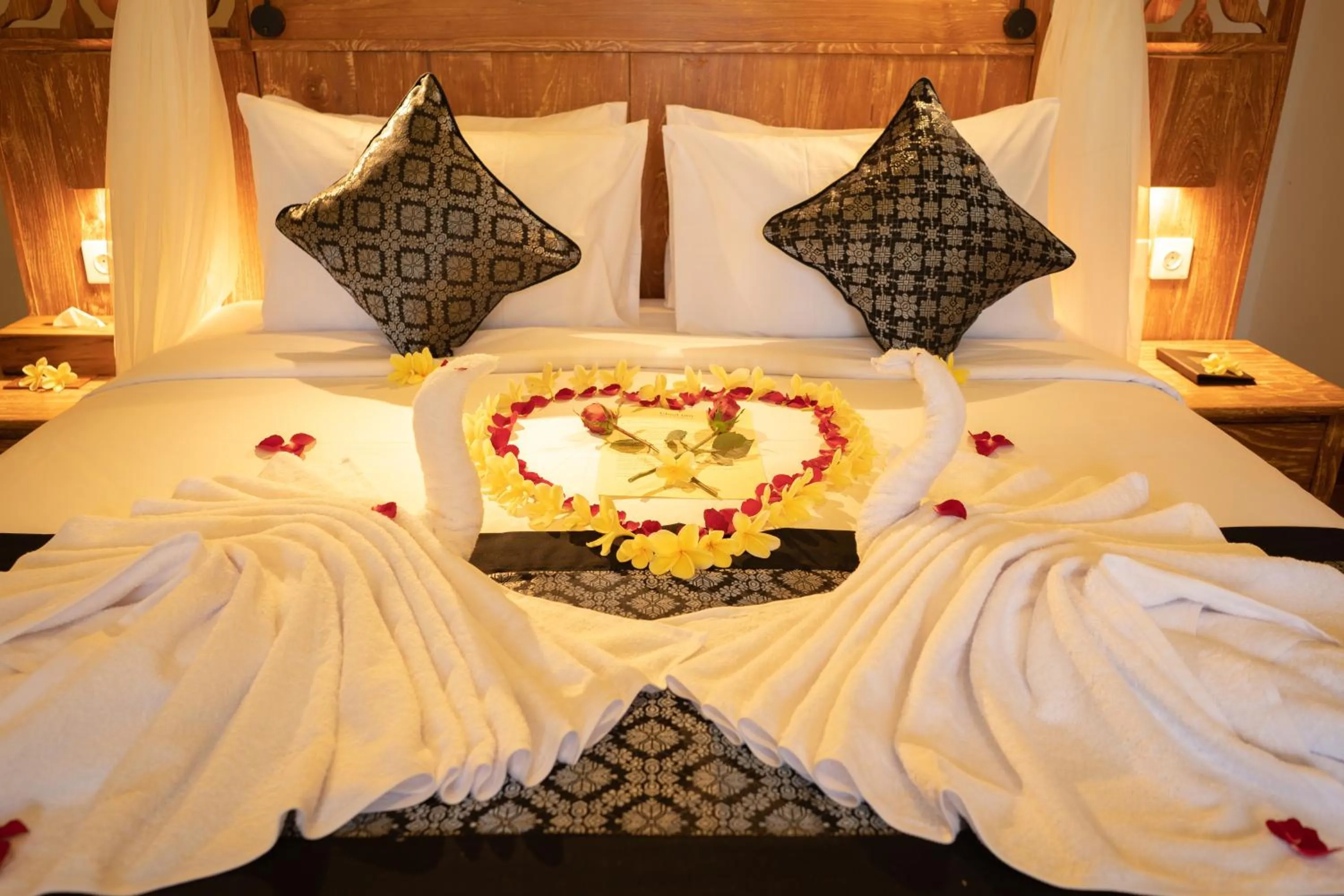 Bed in Ubud Inn Cottage by Prasi