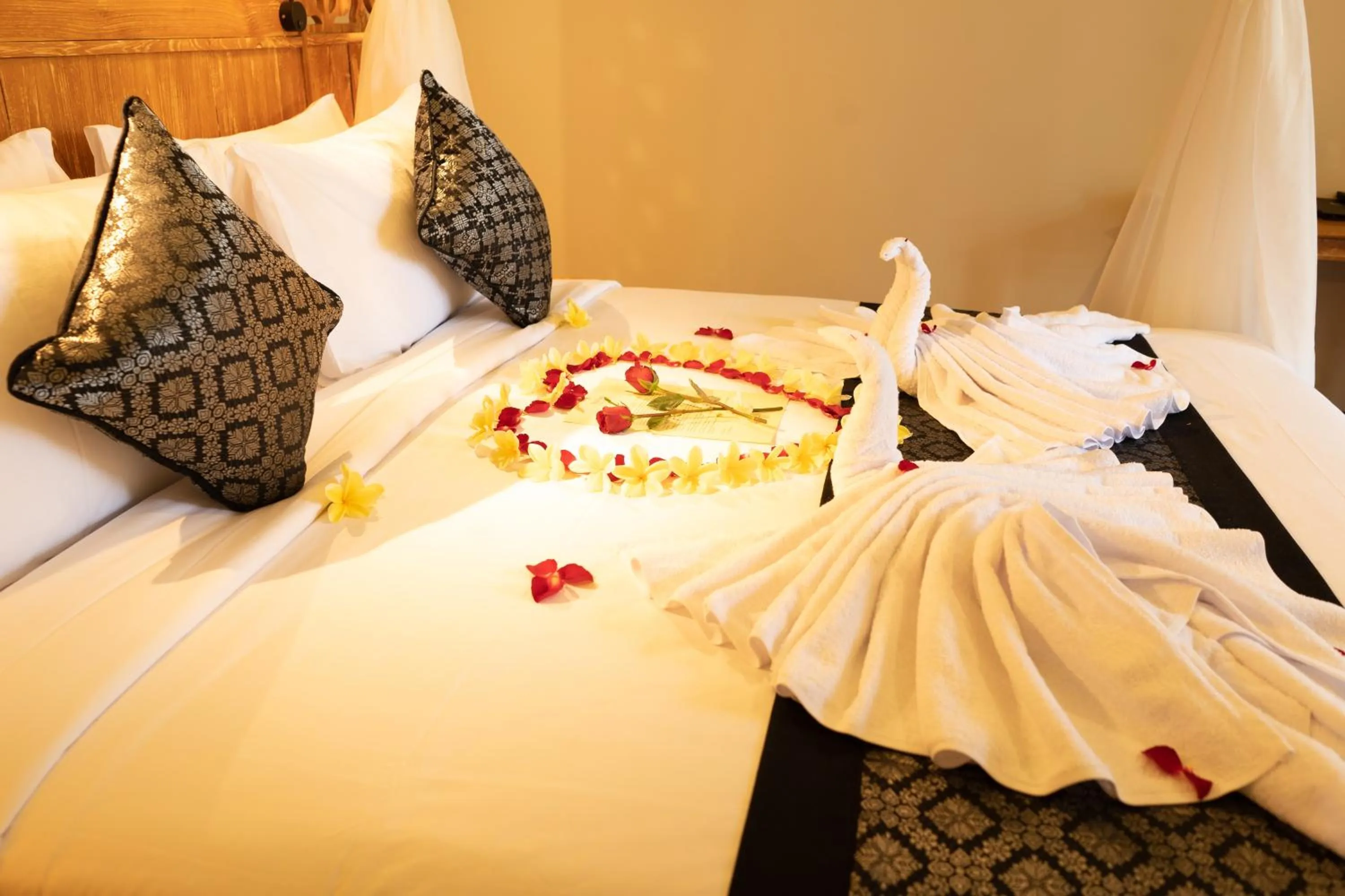 Bed in Ubud Inn Cottage by Prasi