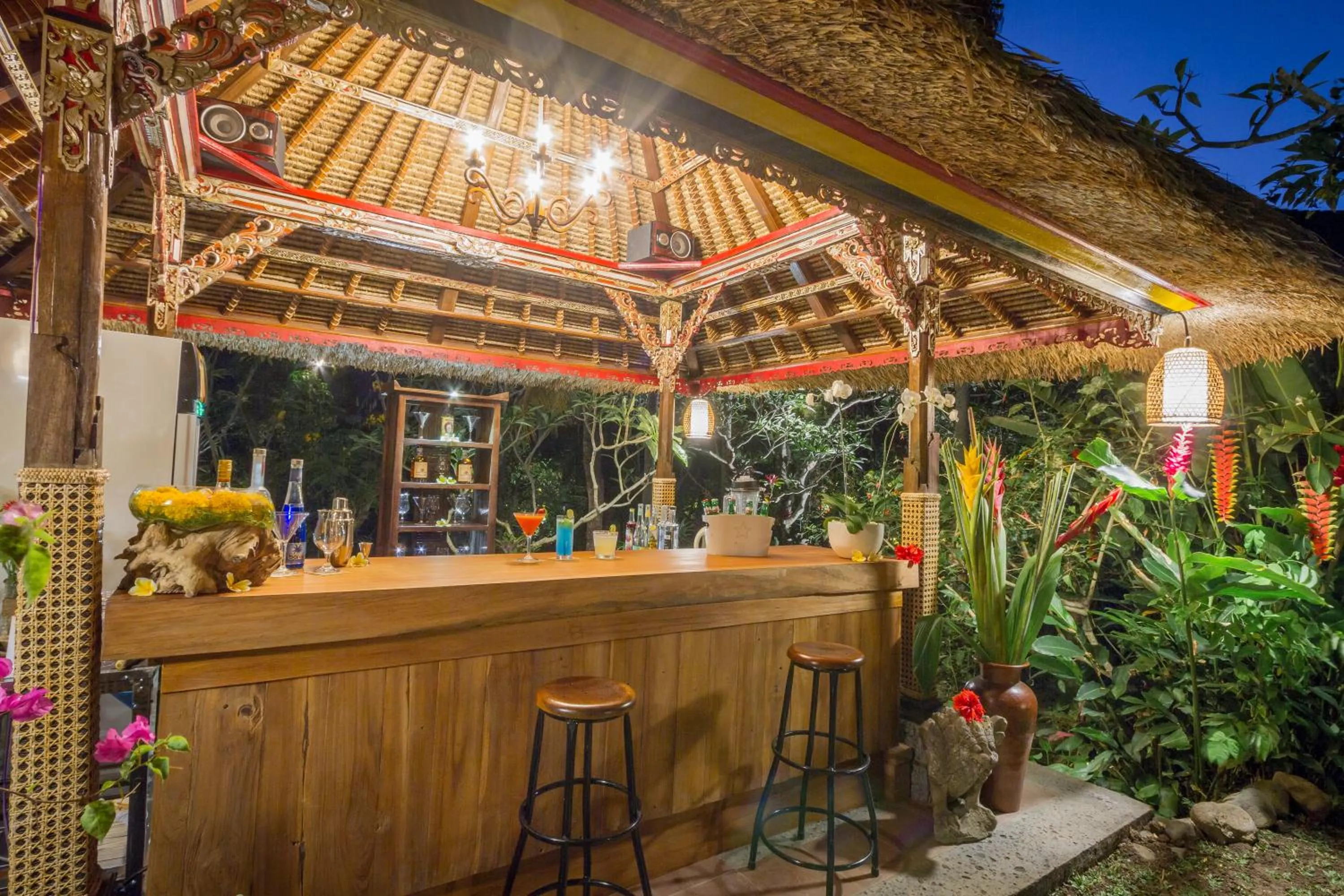 Lounge or bar in Ubud Inn Cottage by Prasi