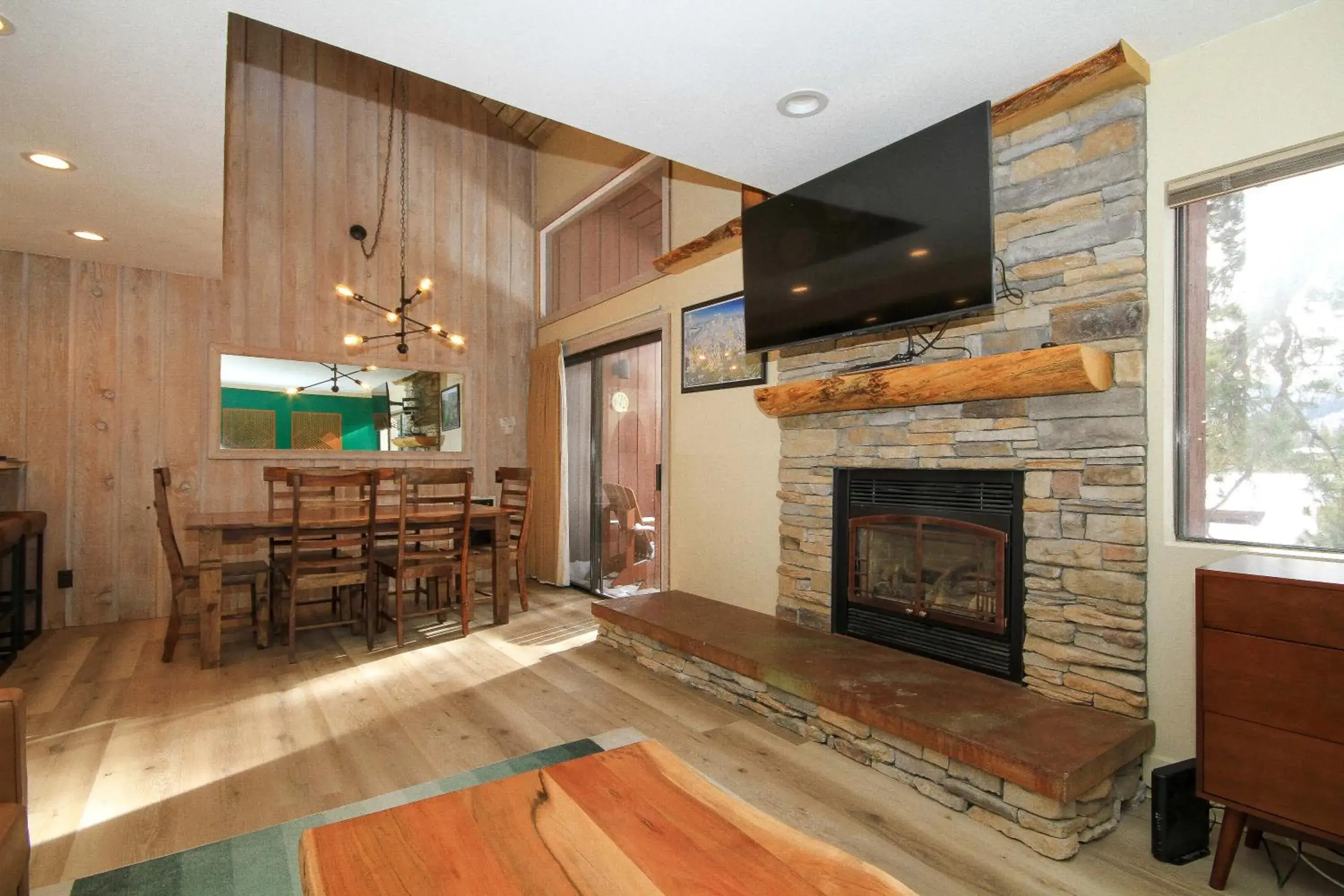 Mammoth Ski Racquet Club 86 - Pet Friendly Mammoth Ski Racquet Club 86 - Pet Friendly