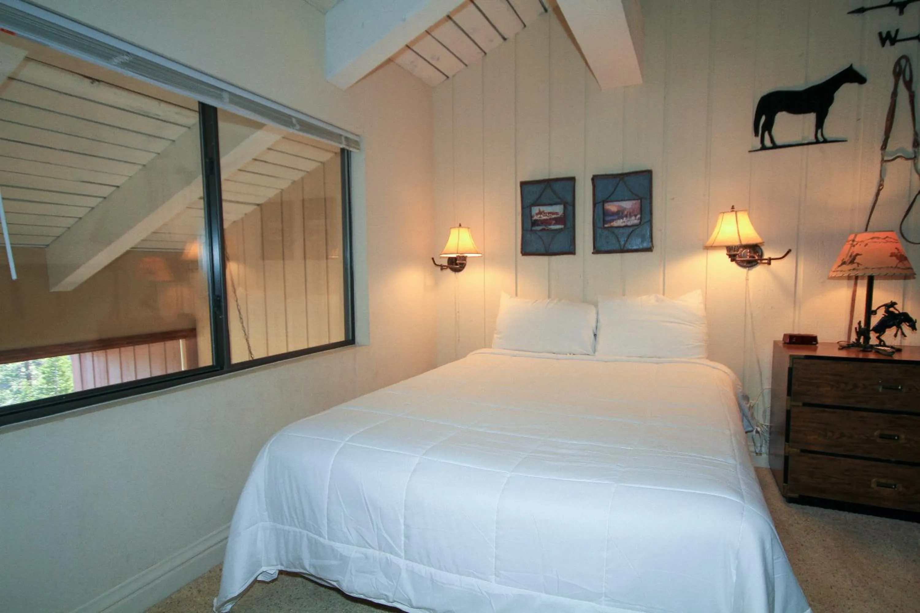 Other, Bed in Mammoth Ski Racquet Club 67