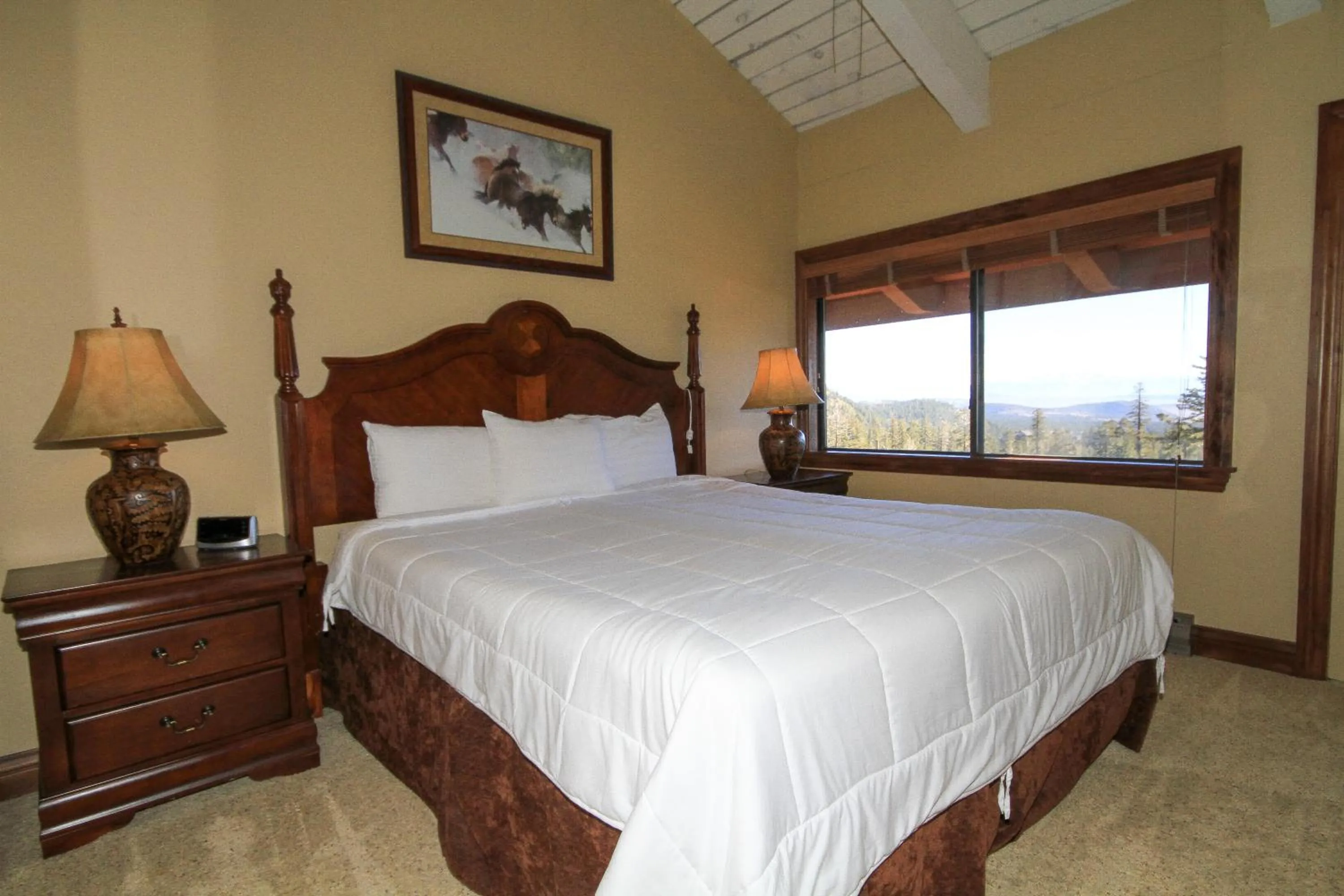 Other, Bed in Mammoth Ski Racquet Club 67