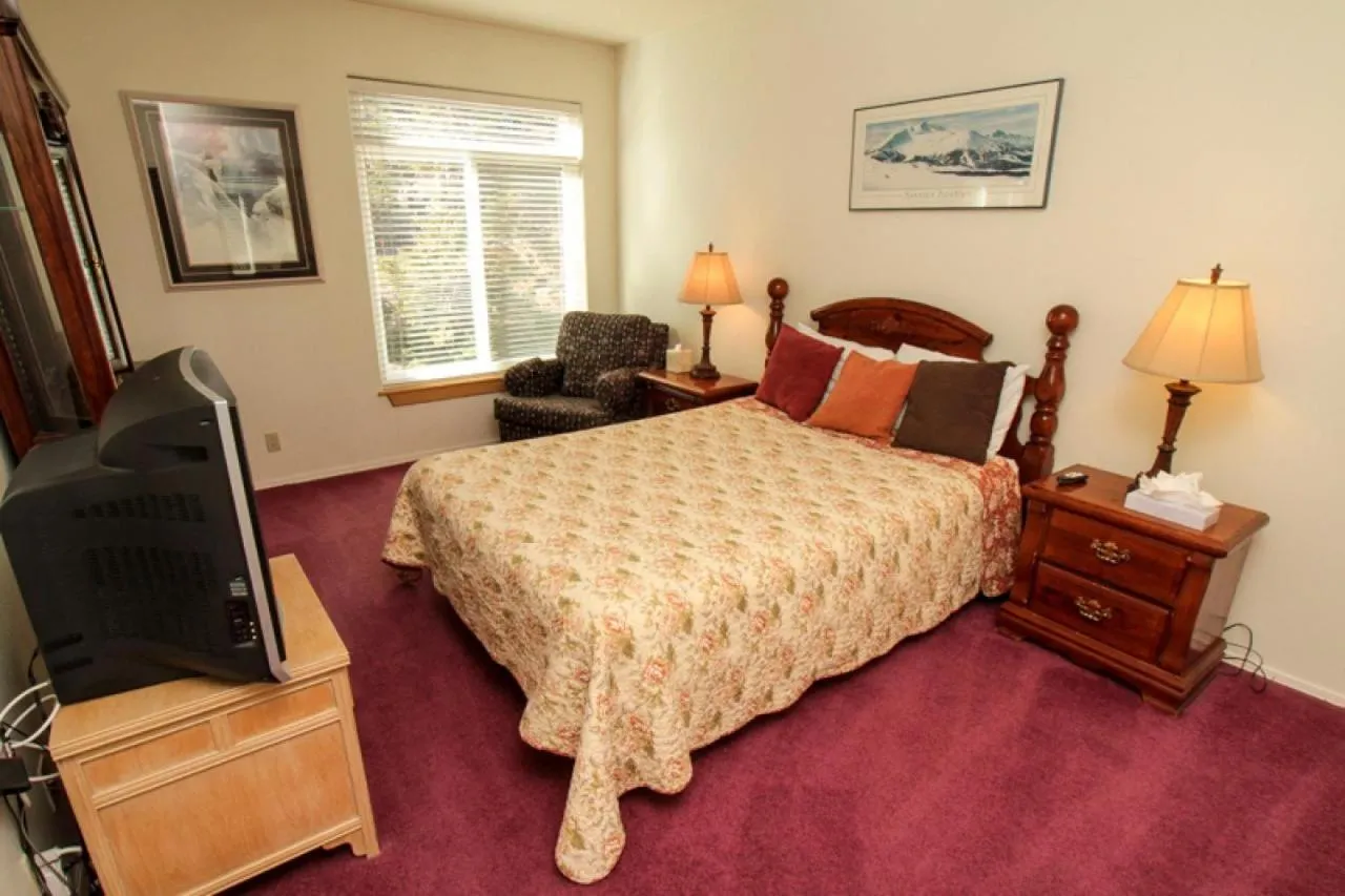 Bed in Silver Bear #40