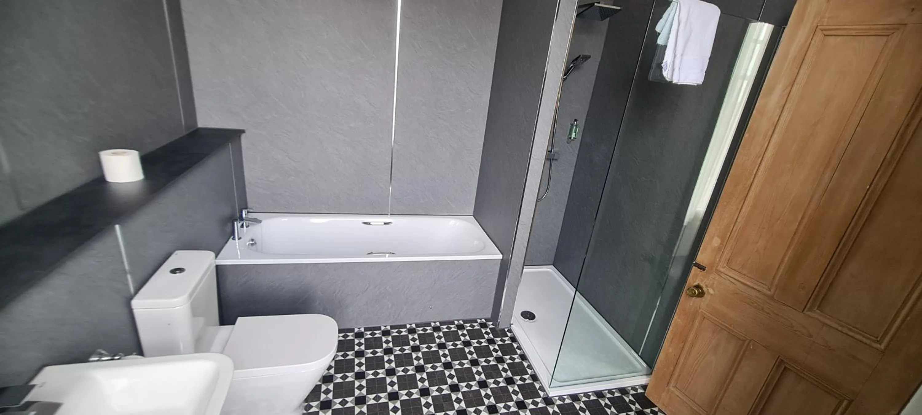 Toilet in Dunmuir Hotel