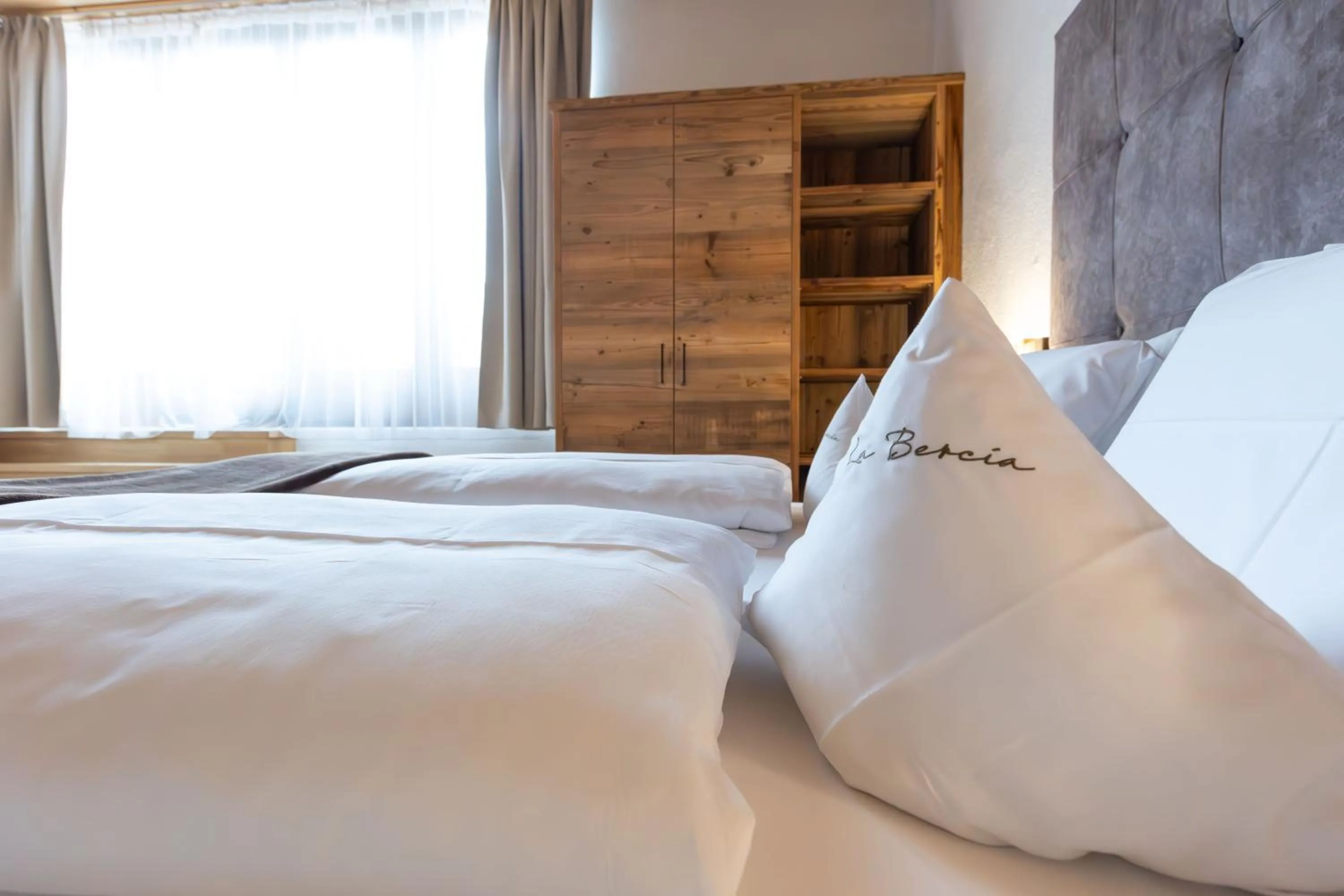 Bed in La Bercia Alpine Lodge & Spa