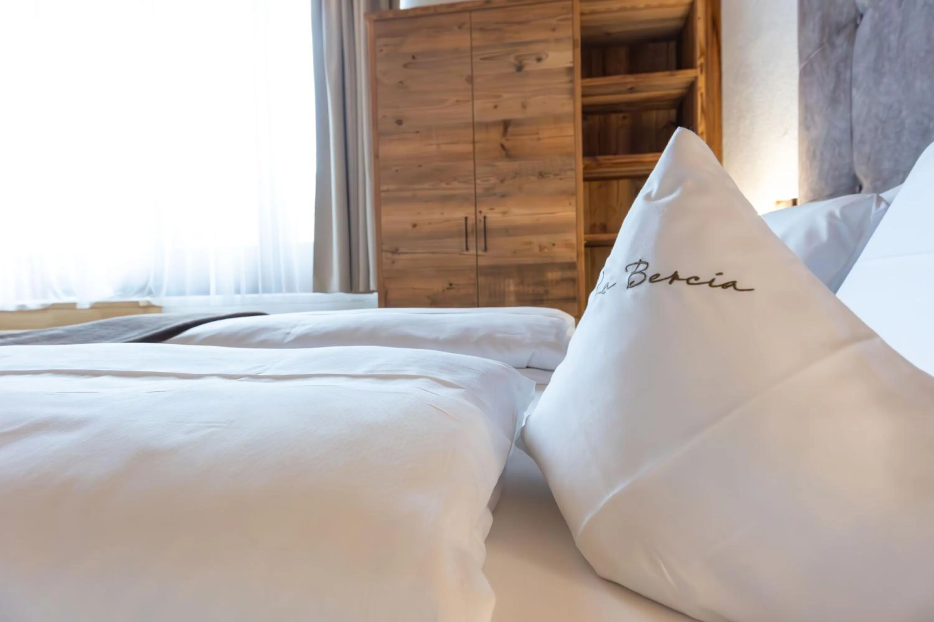 Bed in La Bercia Alpine Lodge & Spa