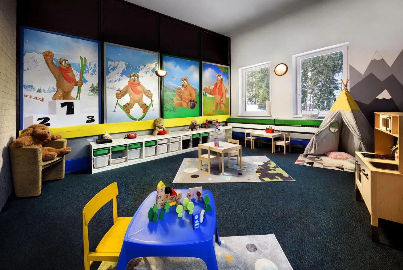 children in Hotel SKI