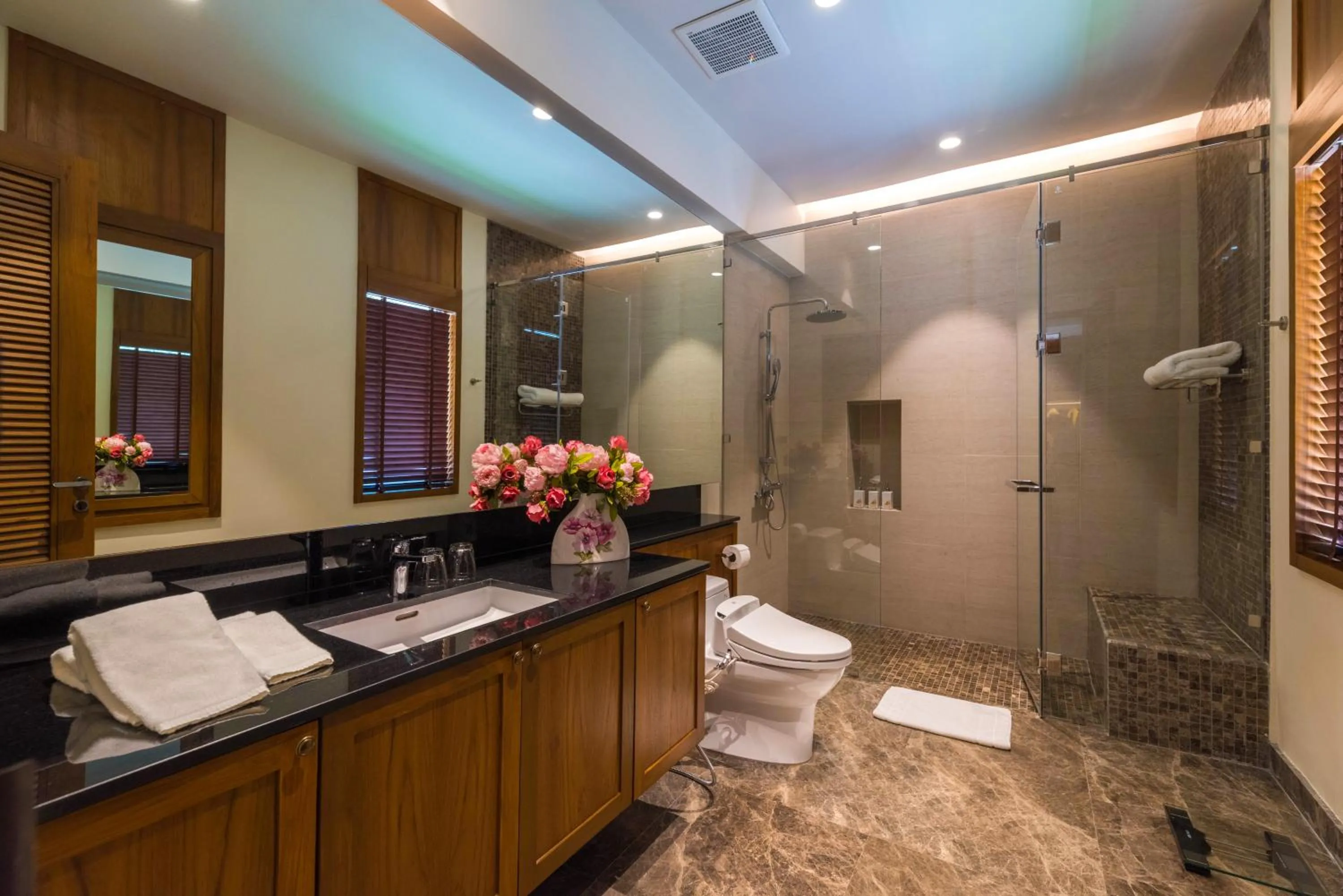 Shower in Onsen at Moncham