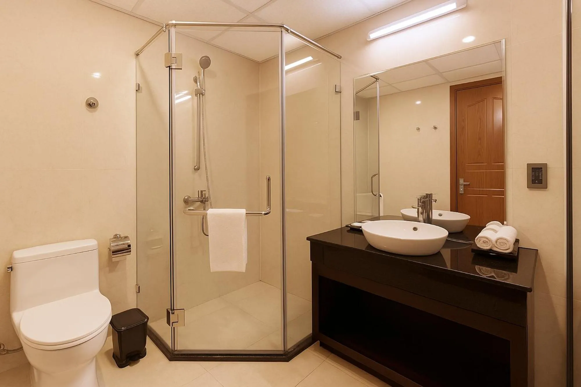 Shower in Mercury Boutique Hotel