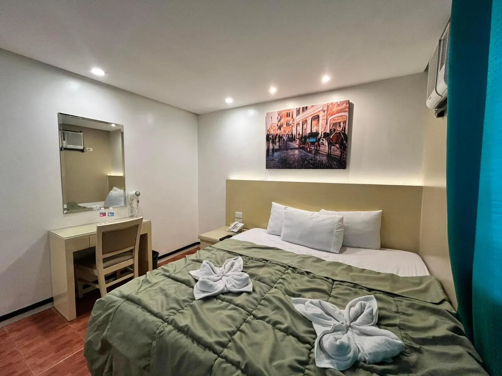 Bed in Eurotel Baguio