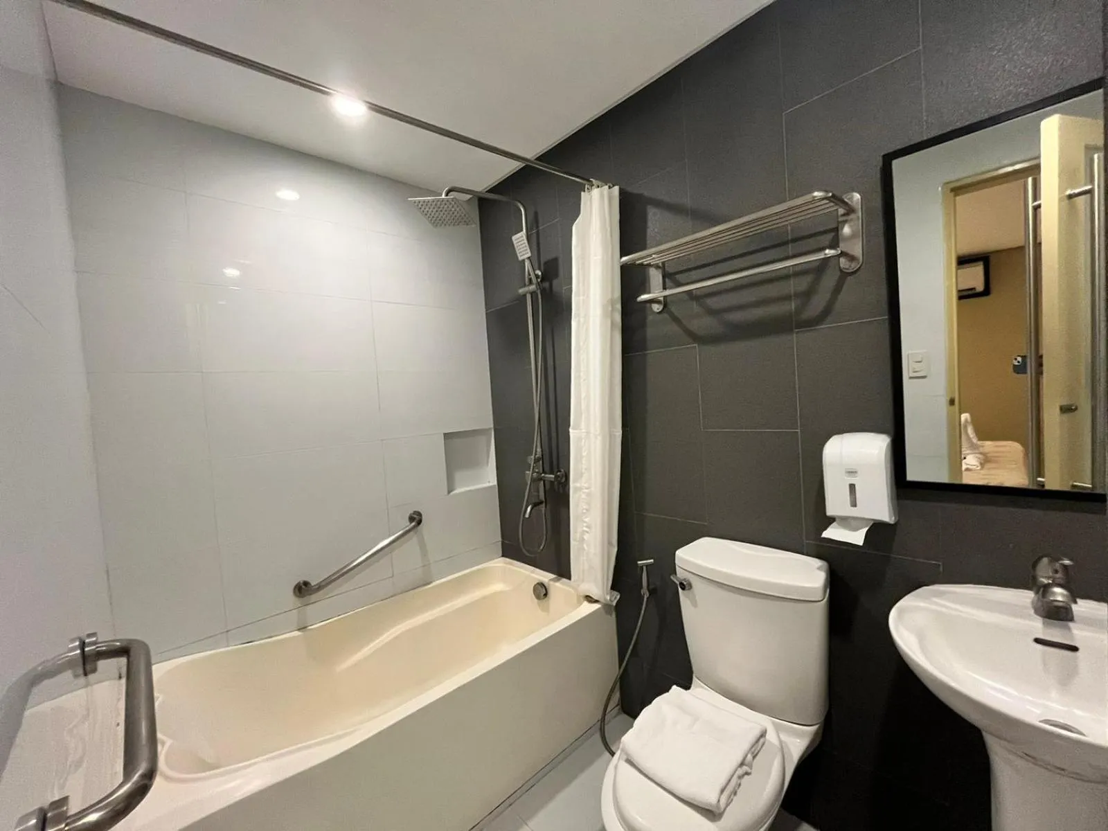 Bathroom in Eurotel Baguio