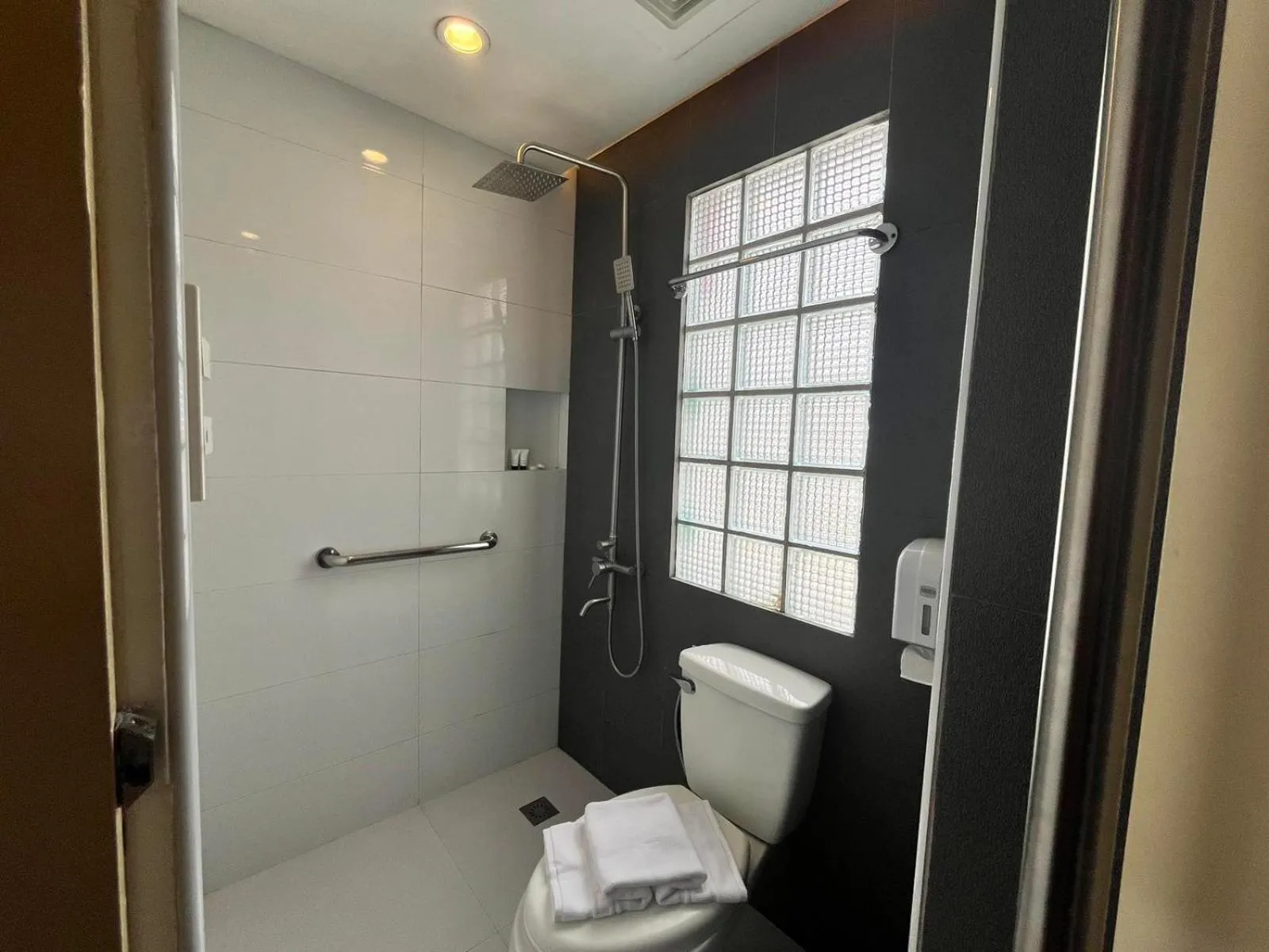 Bathroom in Eurotel Baguio