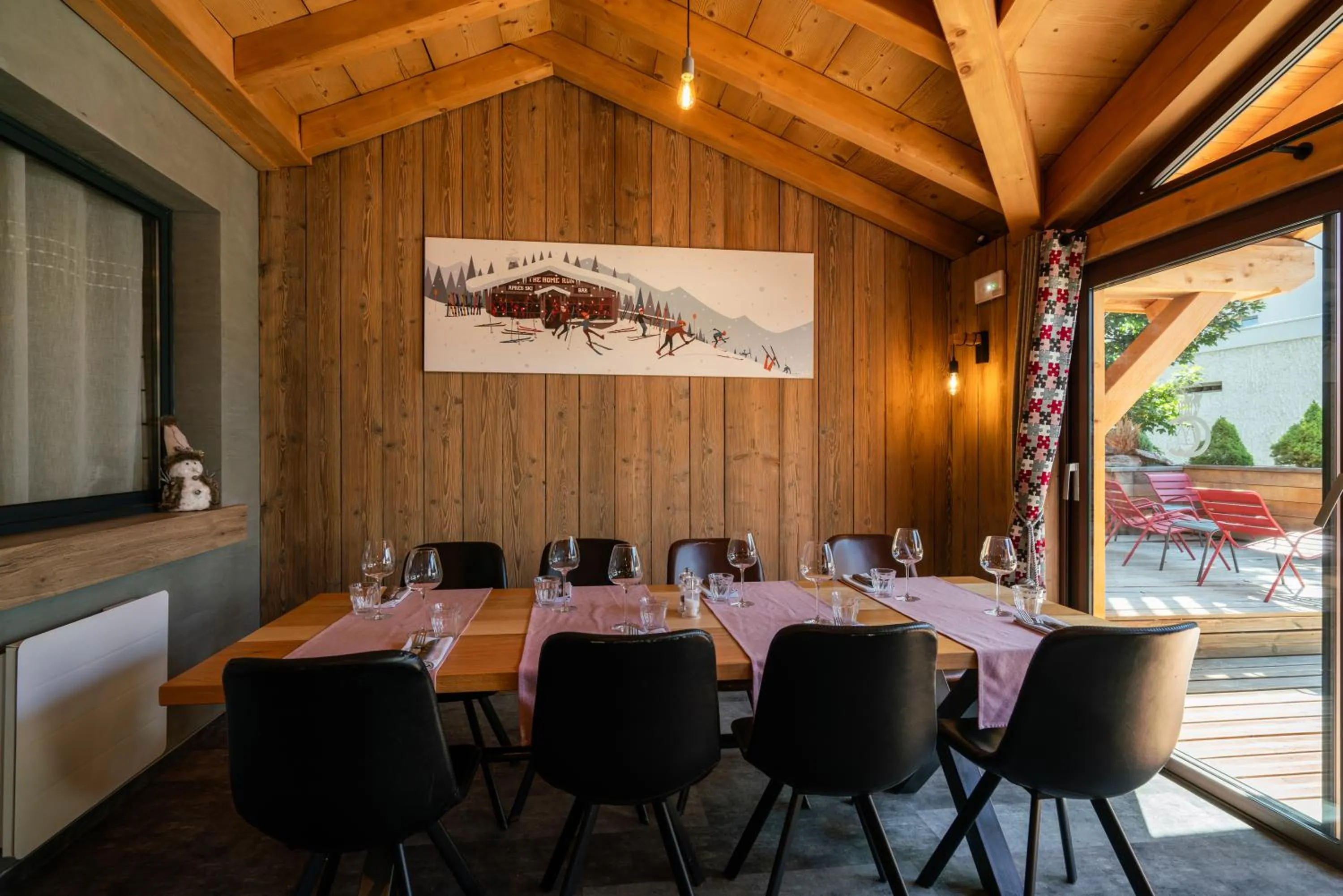 Restaurant/places to eat in Chamois Lodge