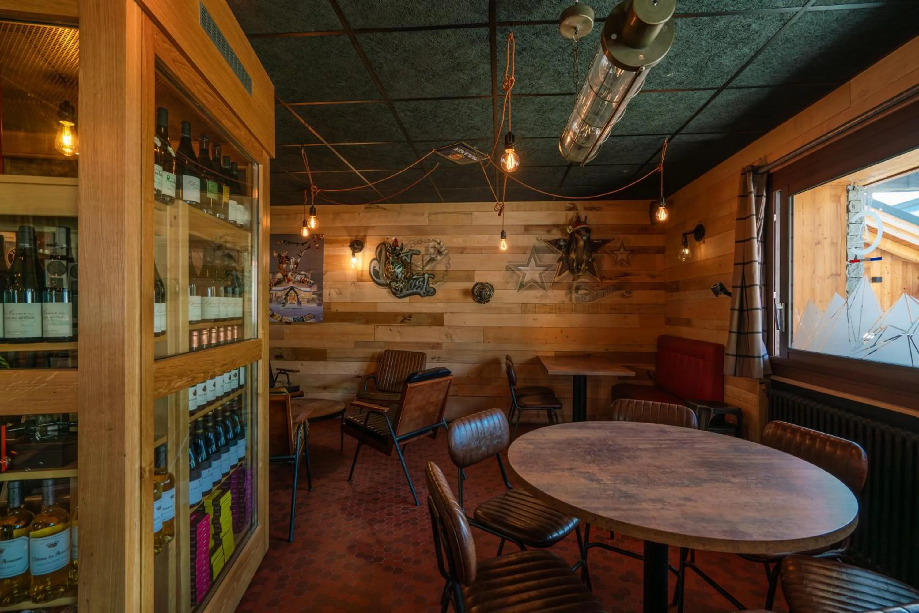 Lounge or bar in Chamois Lodge