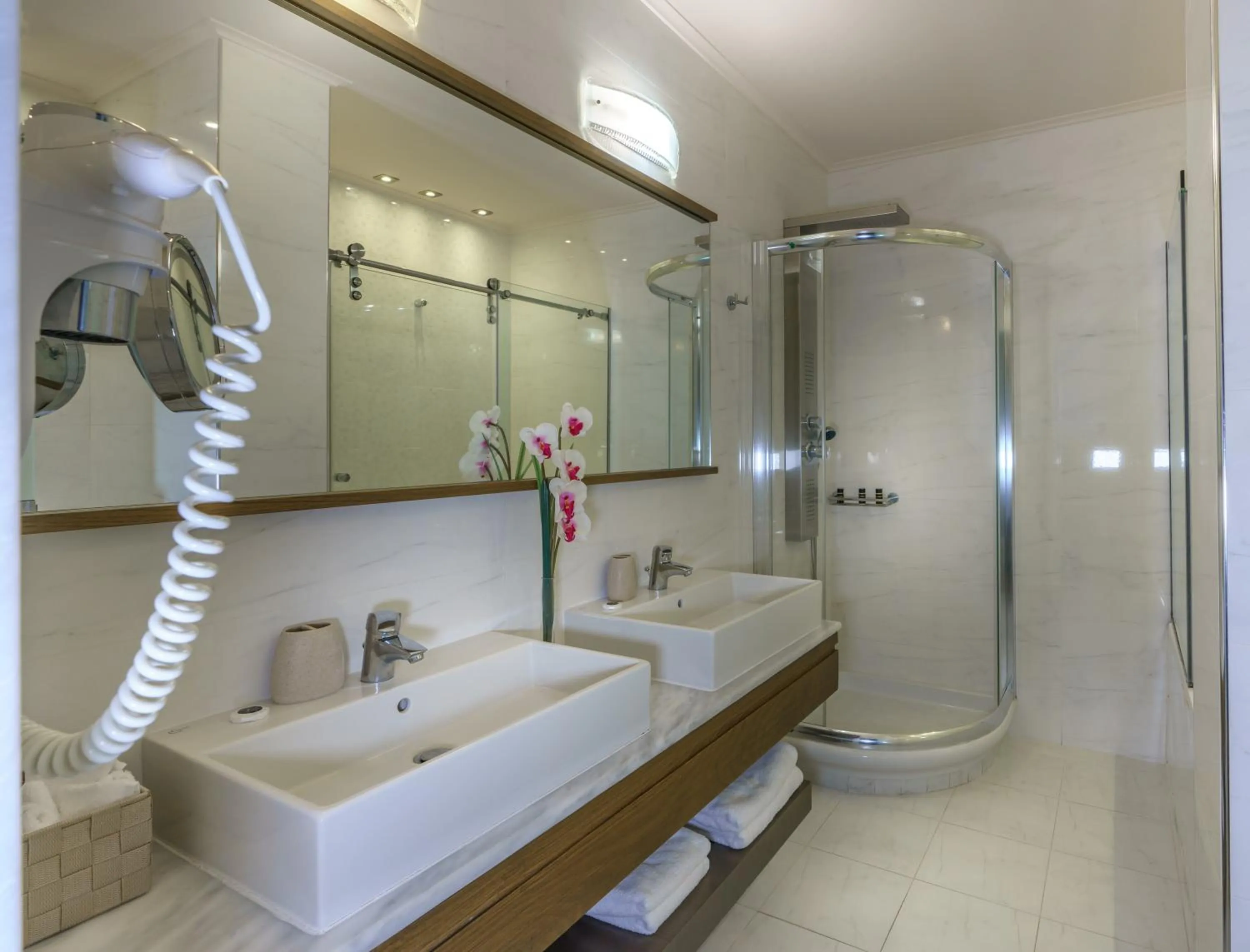 Bathroom in Cosmopolitan Hotel