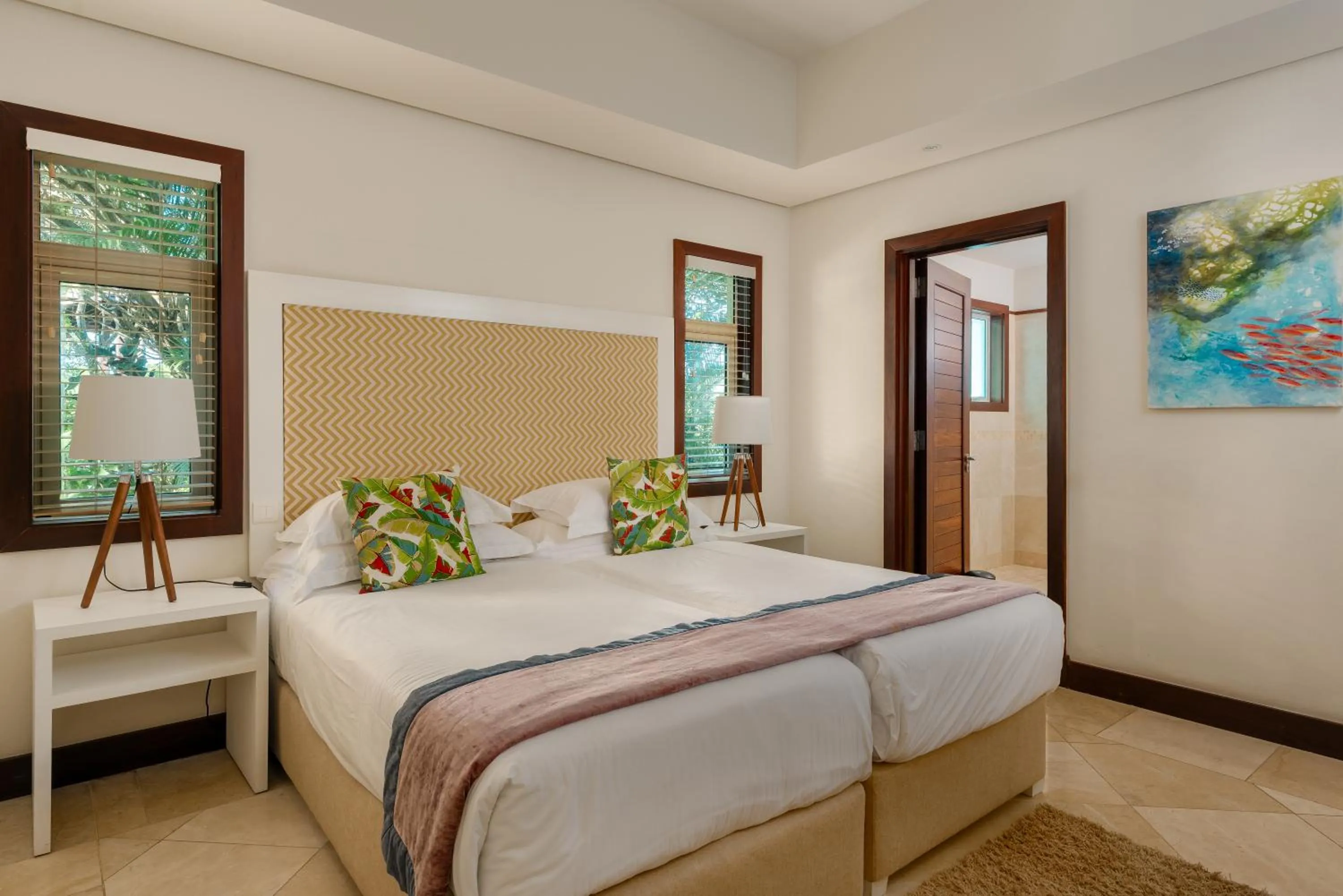 Photo of the whole room, Bed in Heritage The Villas