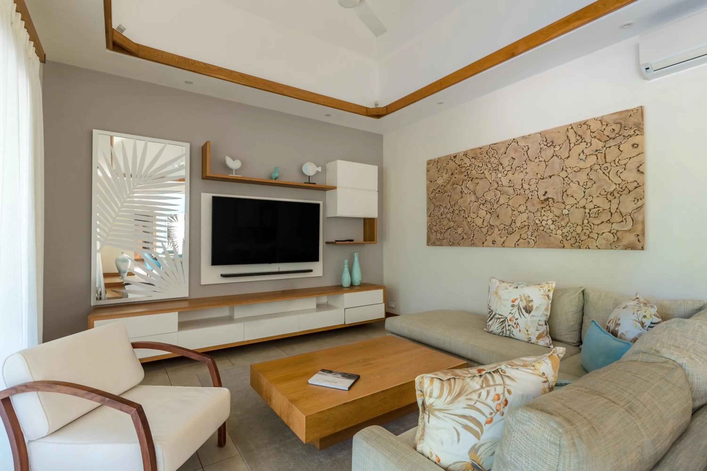 Communal lounge/ TV room in Heritage The Villas