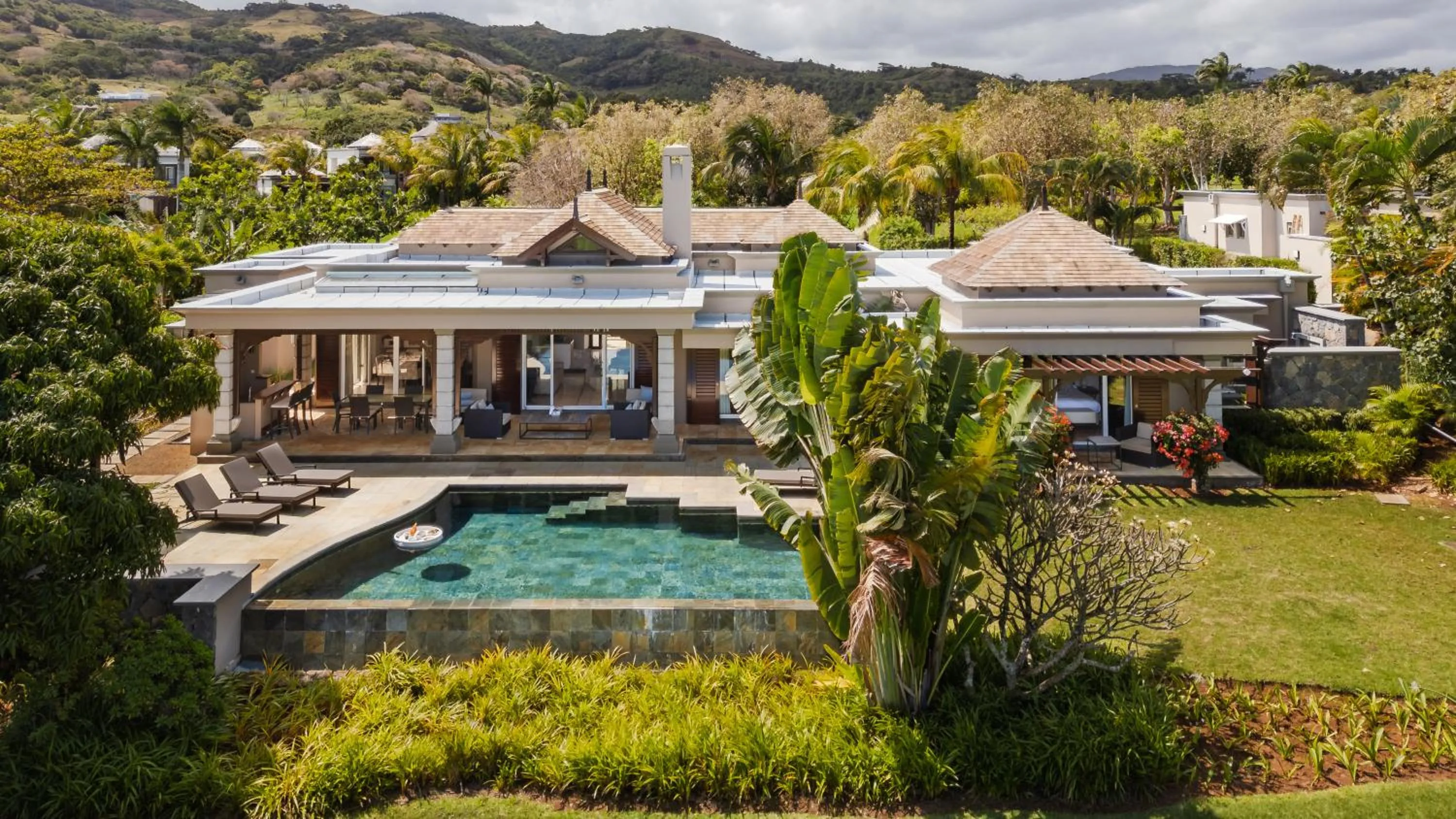 Property building in Heritage The Villas