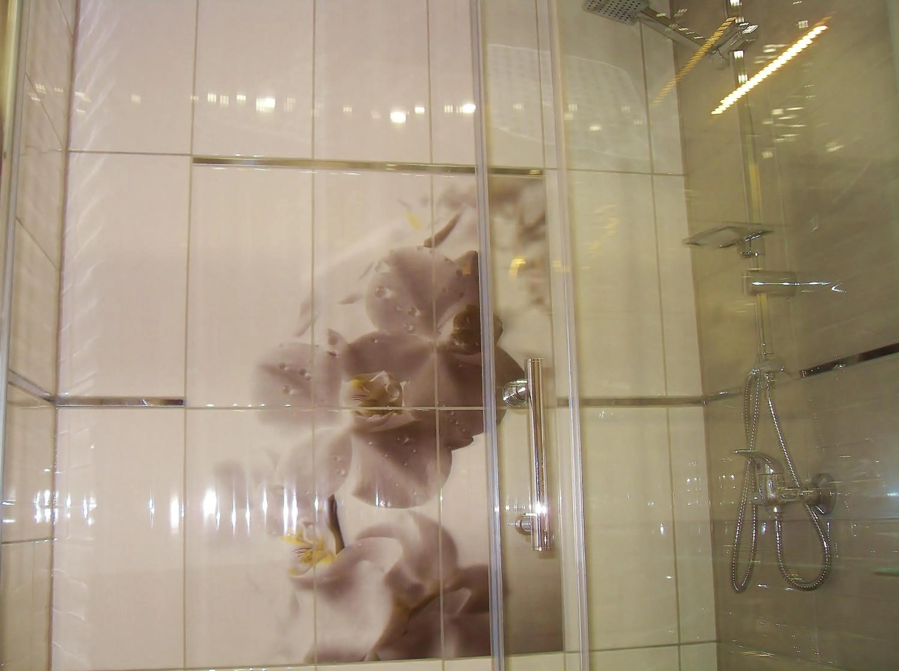 Bathroom in Willa Cyklada, grill, śniadania, jezioro,przystań,tawerna-200m, park linowy-400m, centrum,aquapark-900m