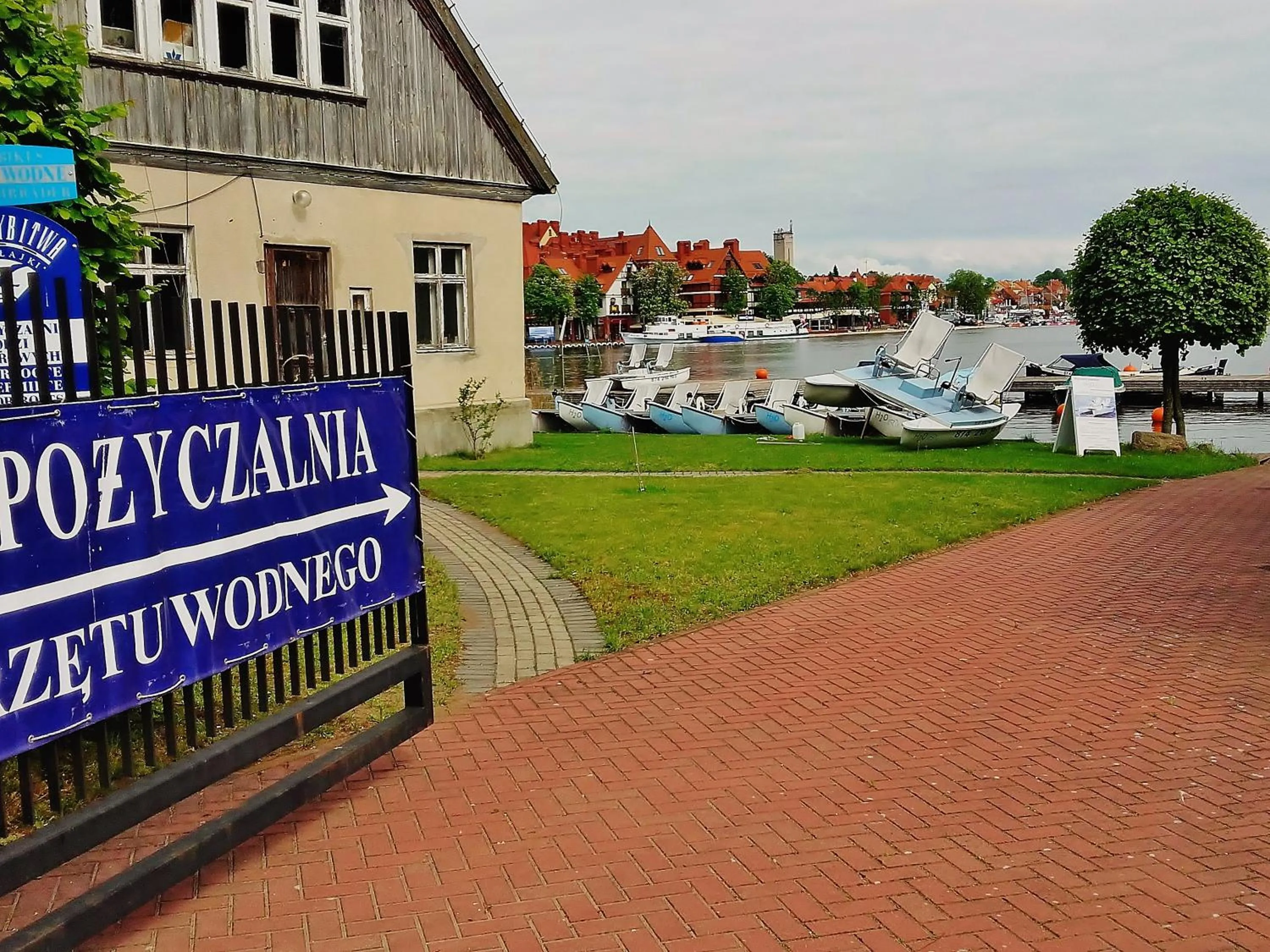 Off site in Willa Cyklada, grill, śniadania, jezioro,przystań,tawerna-200m, park linowy-400m, centrum,aquapark-900m