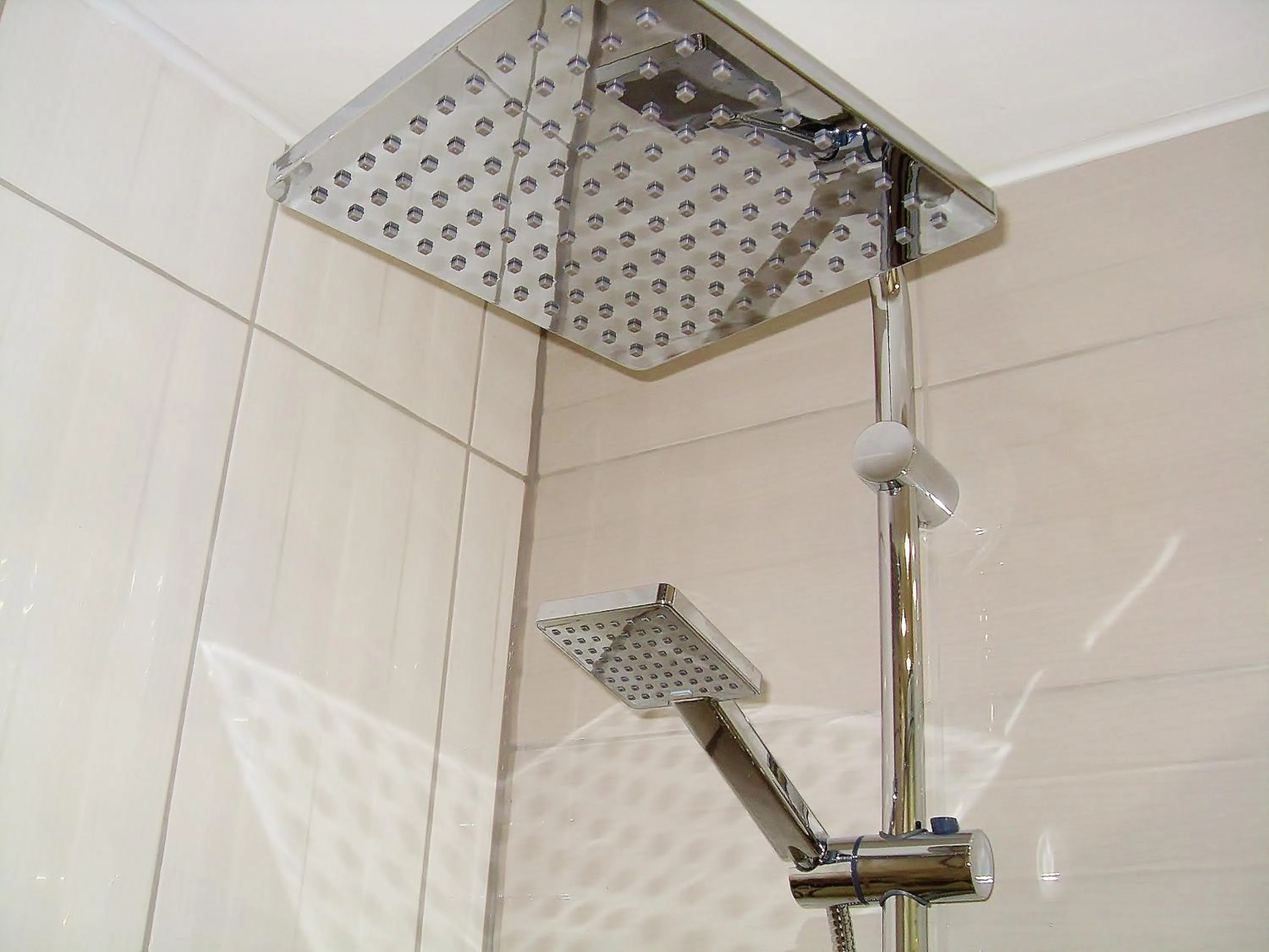 Bathroom in Willa Cyklada, grill, śniadania, jezioro,przystań,tawerna-200m, park linowy-400m, centrum,aquapark-900m