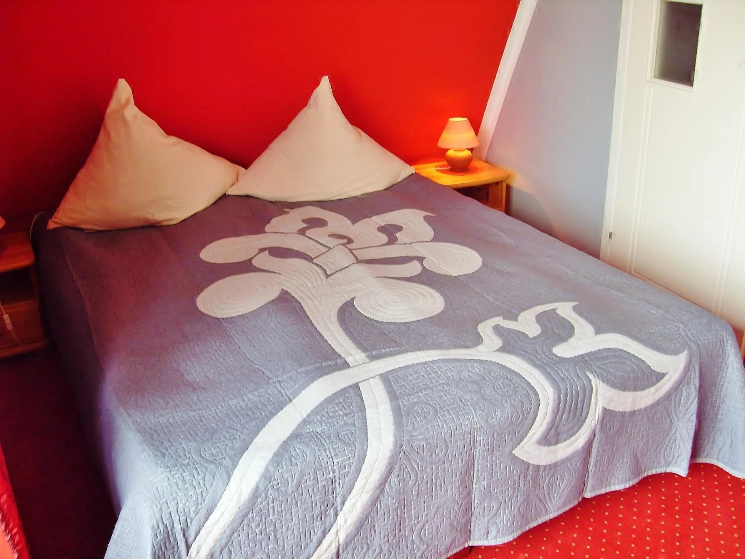 Bedroom in Willa Cyklada, grill, śniadania, jezioro,przystań,tawerna-200m, park linowy-400m, centrum,aquapark-900m