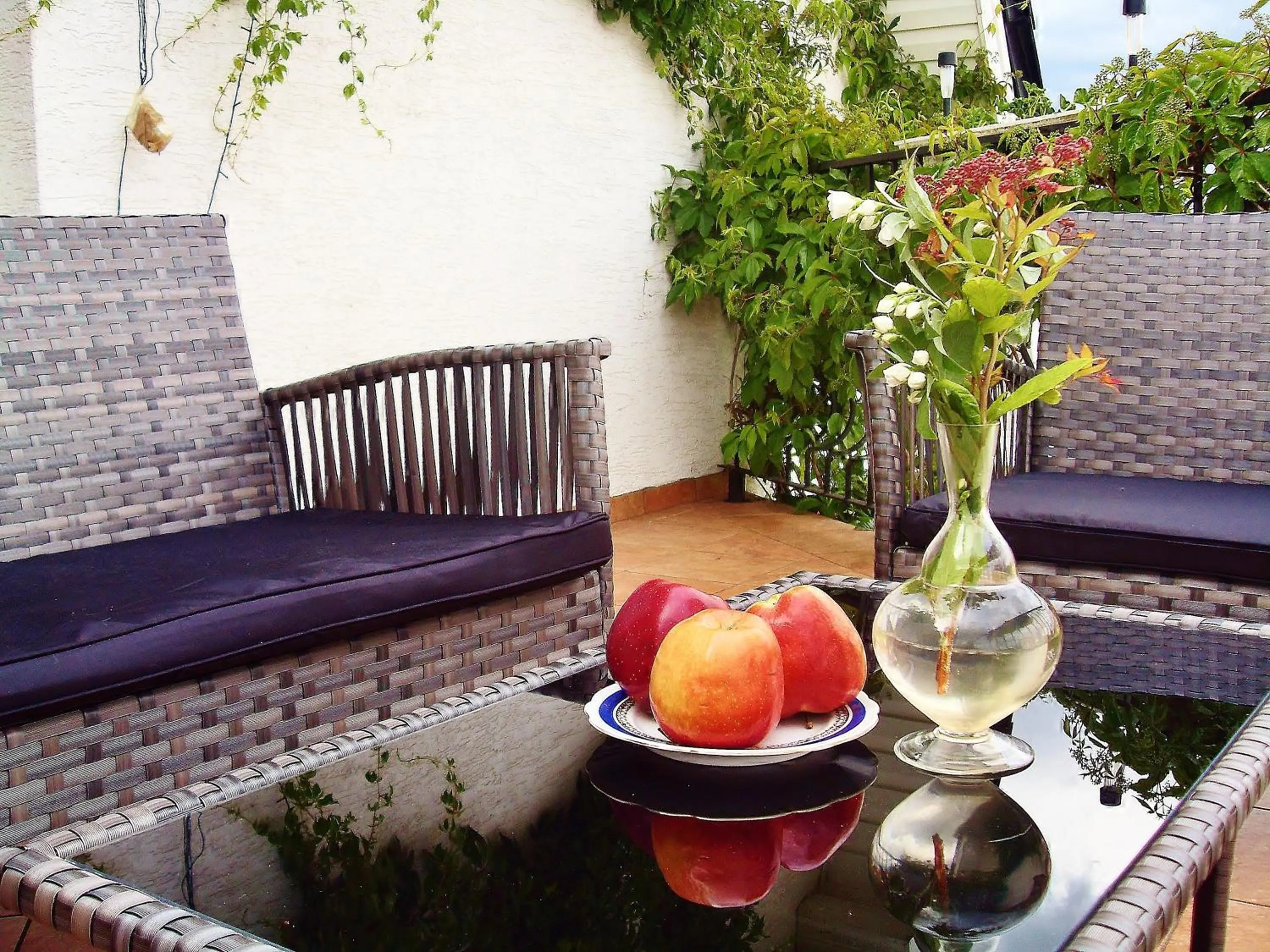 Balcony/Terrace in Willa Cyklada, grill, śniadania, jezioro,przystań,tawerna-200m, park linowy-400m, centrum,aquapark-900m