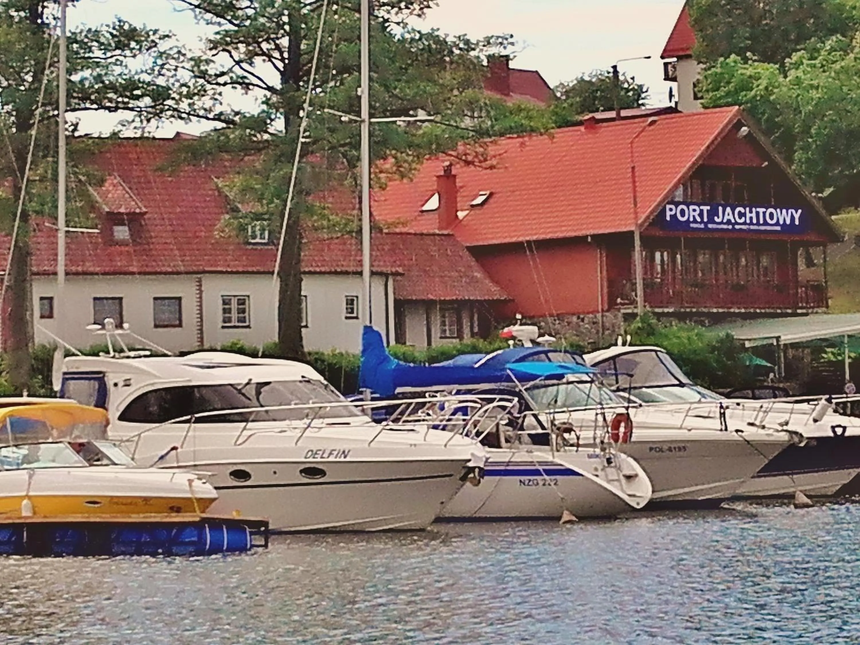 Nearby landmark in Willa Cyklada, grill, śniadania, jezioro,przystań,tawerna-200m, park linowy-400m, centrum,aquapark-900m