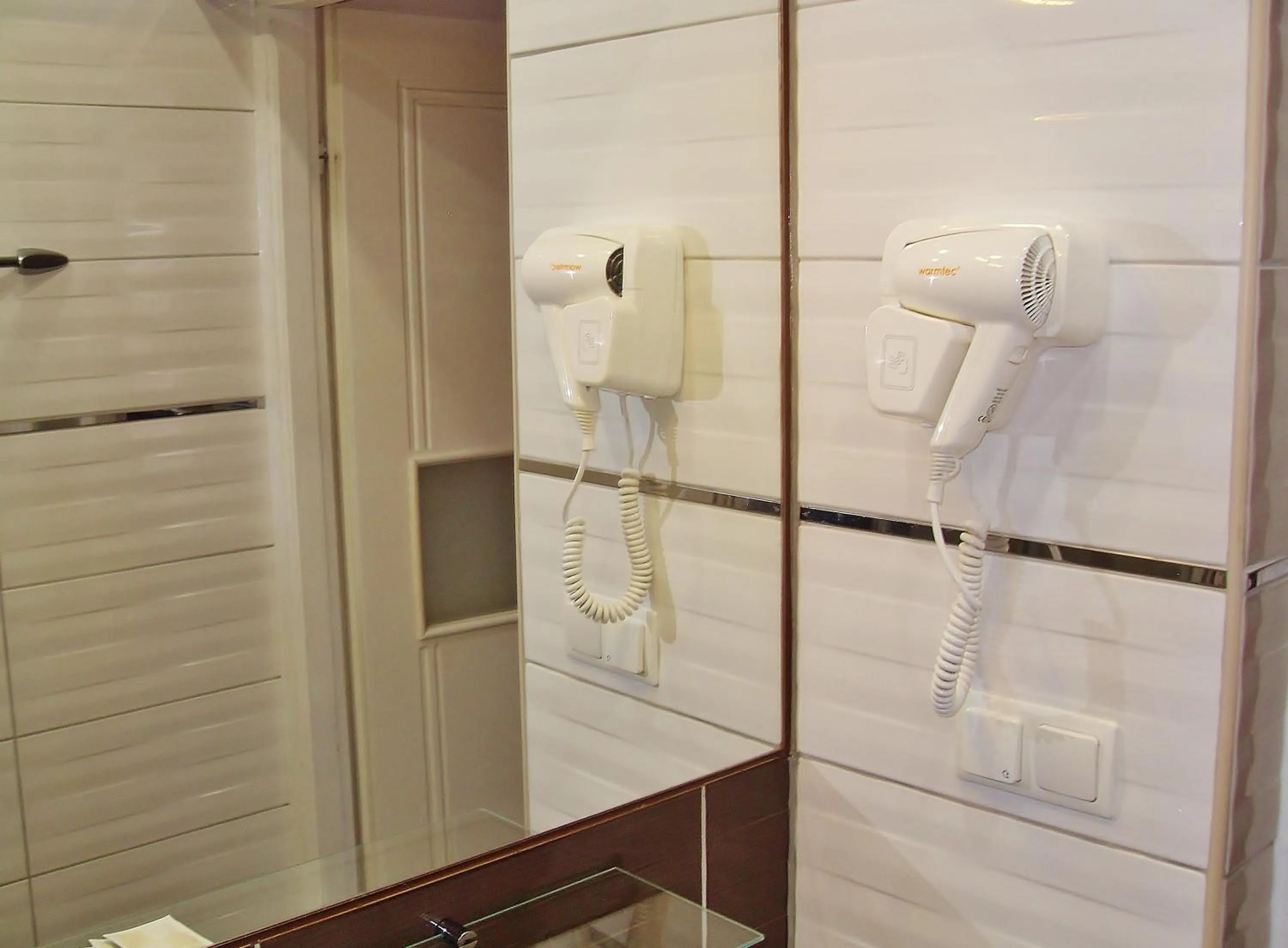 Bathroom in Willa Cyklada, grill, śniadania, jezioro,przystań,tawerna-200m, park linowy-400m, centrum,aquapark-900m