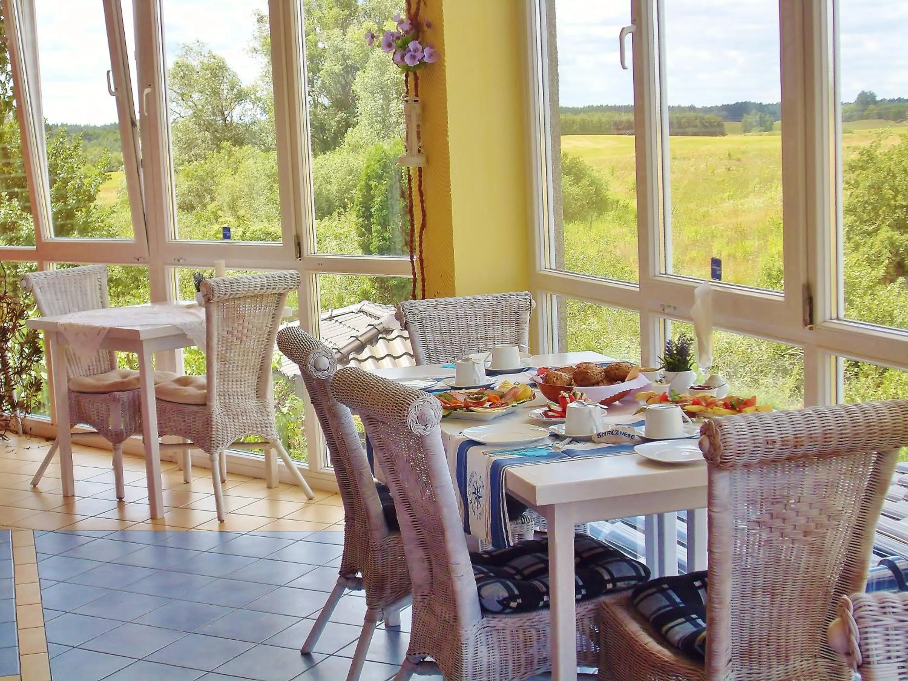 Food and drinks in Willa Cyklada, grill, śniadania, jezioro,przystań,tawerna-200m, park linowy-400m, centrum,aquapark-900m