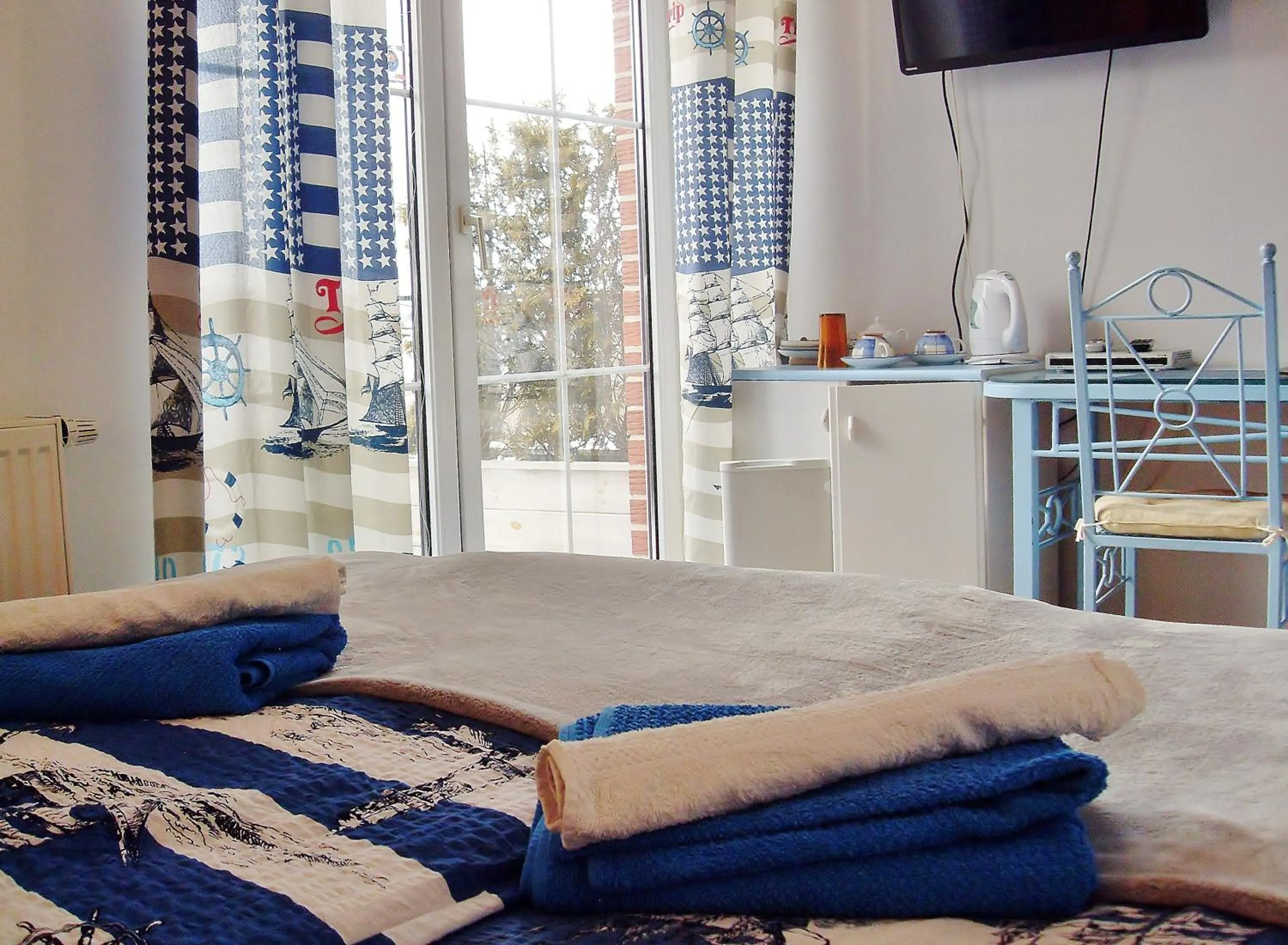 Bed in Willa Cyklada, grill, śniadania, jezioro,przystań,tawerna-200m, park linowy-400m, centrum,aquapark-900m