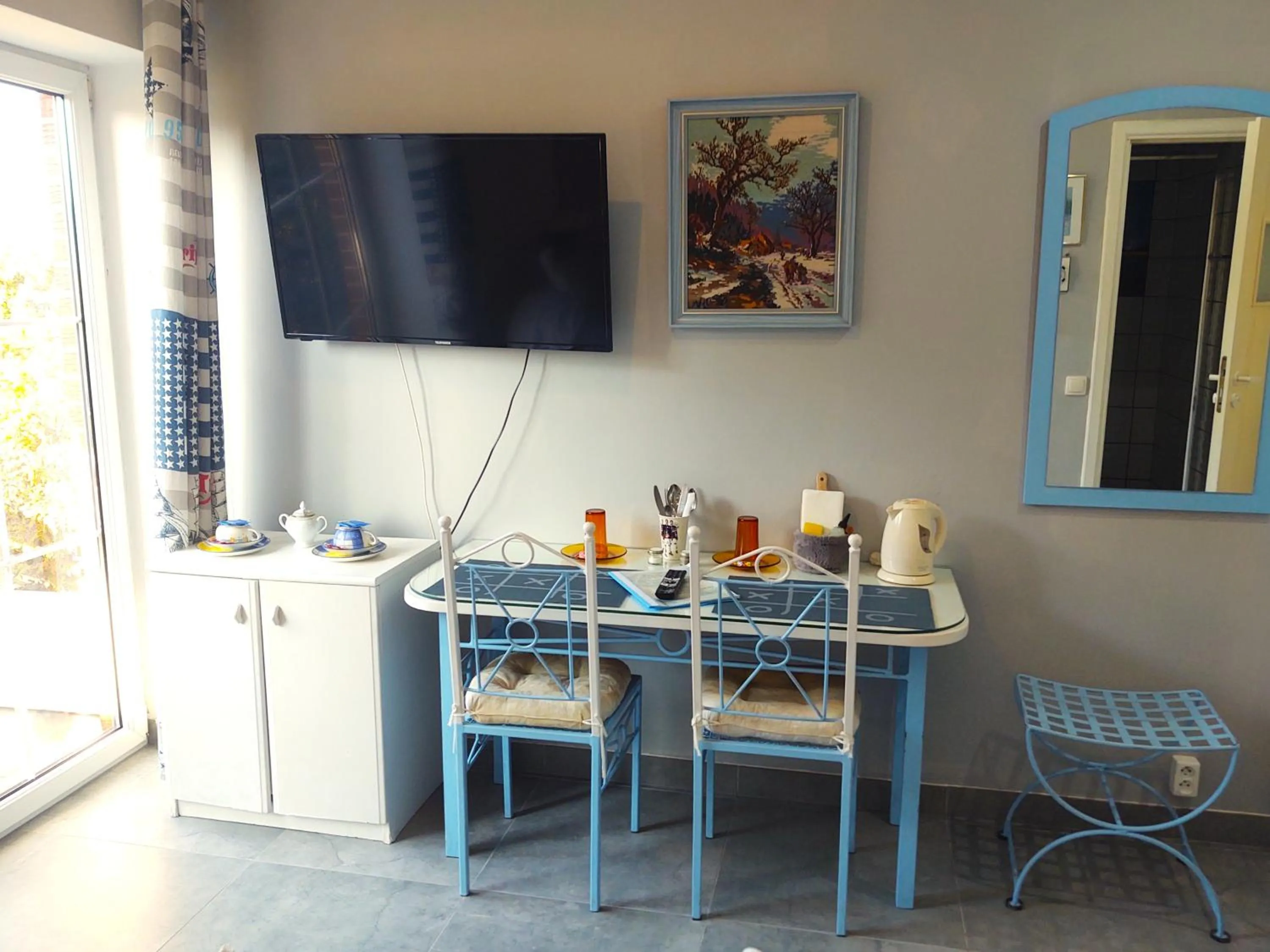 TV and multimedia in Willa Cyklada, grill, śniadania, jezioro,przystań,tawerna-200m, park linowy-400m, centrum,aquapark-900m