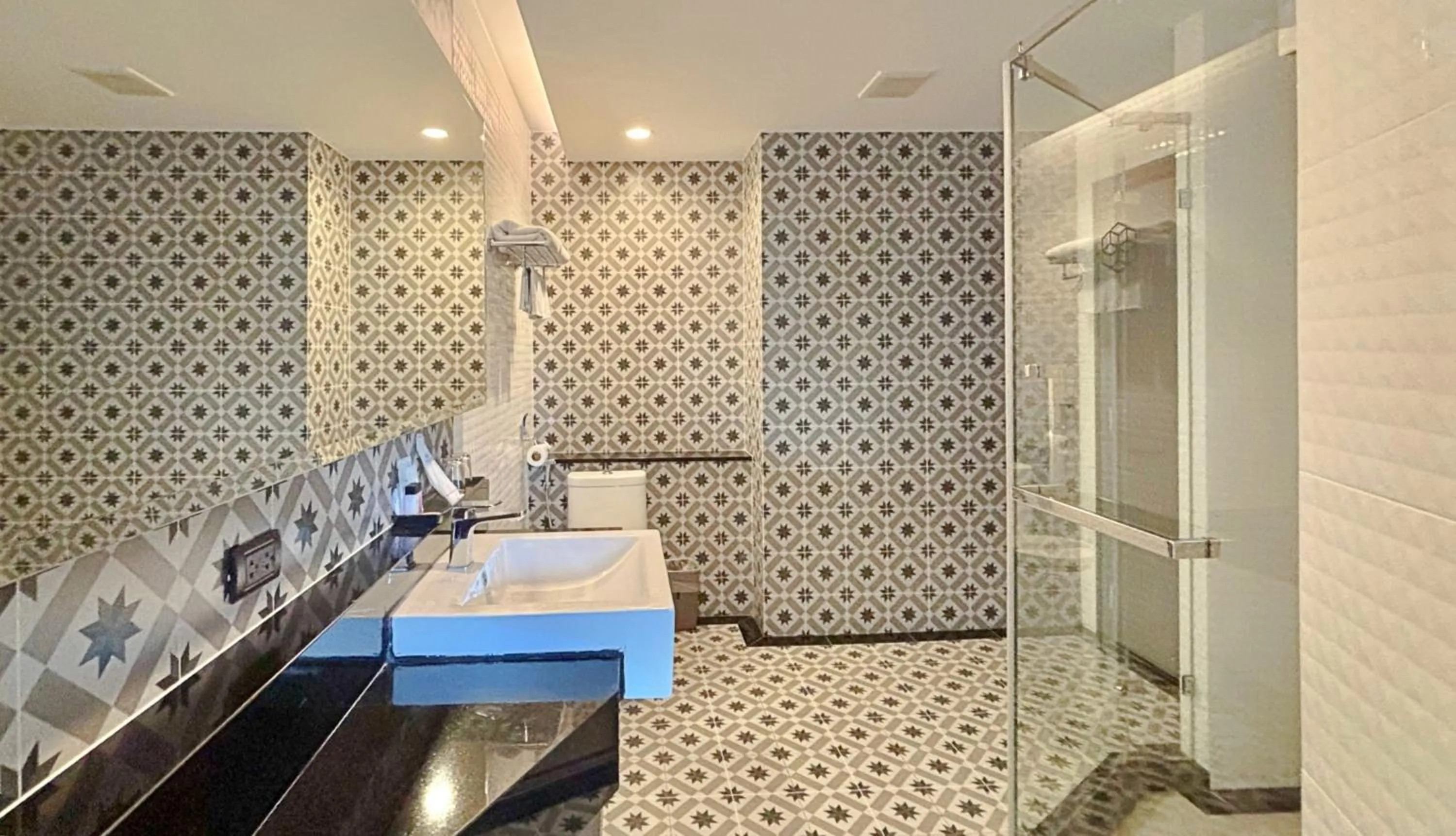 Bathroom in Chezzotel Pattaya