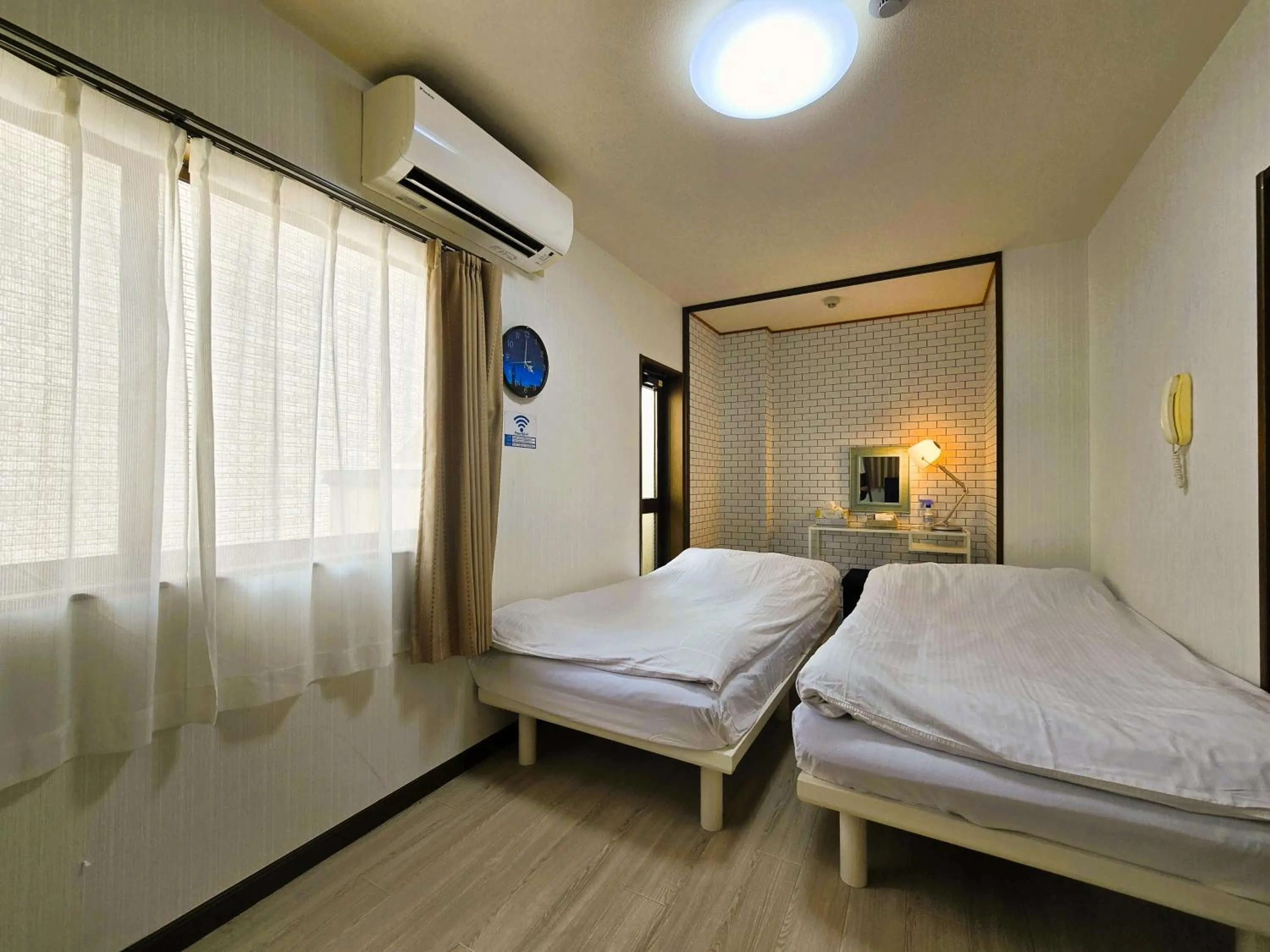 Photo of the whole room, Bed in Comfort CUBE PHOENIX Beppu (やよいビル)