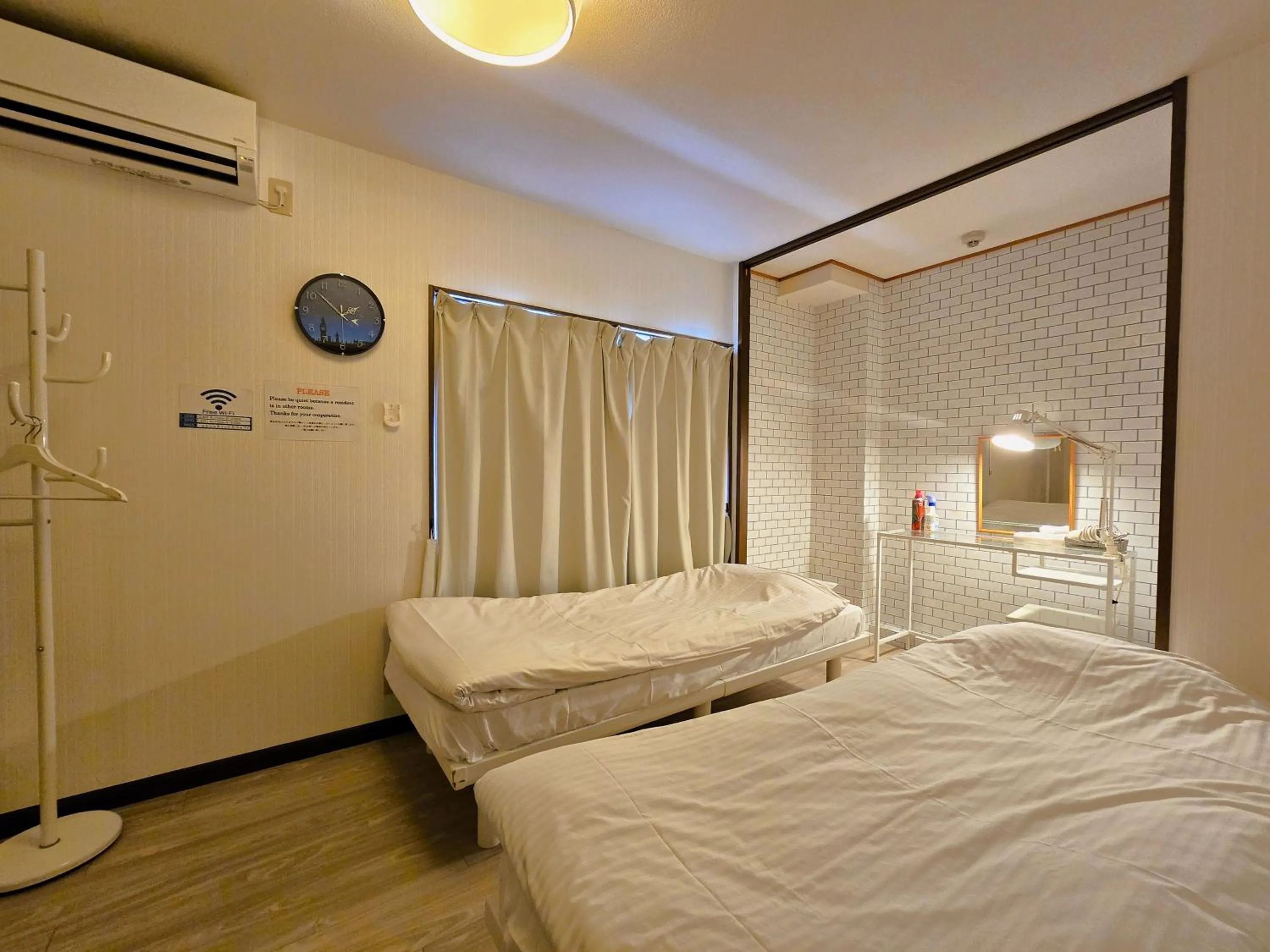 Photo of the whole room, Bed in Comfort CUBE PHOENIX Beppu (やよいビル)