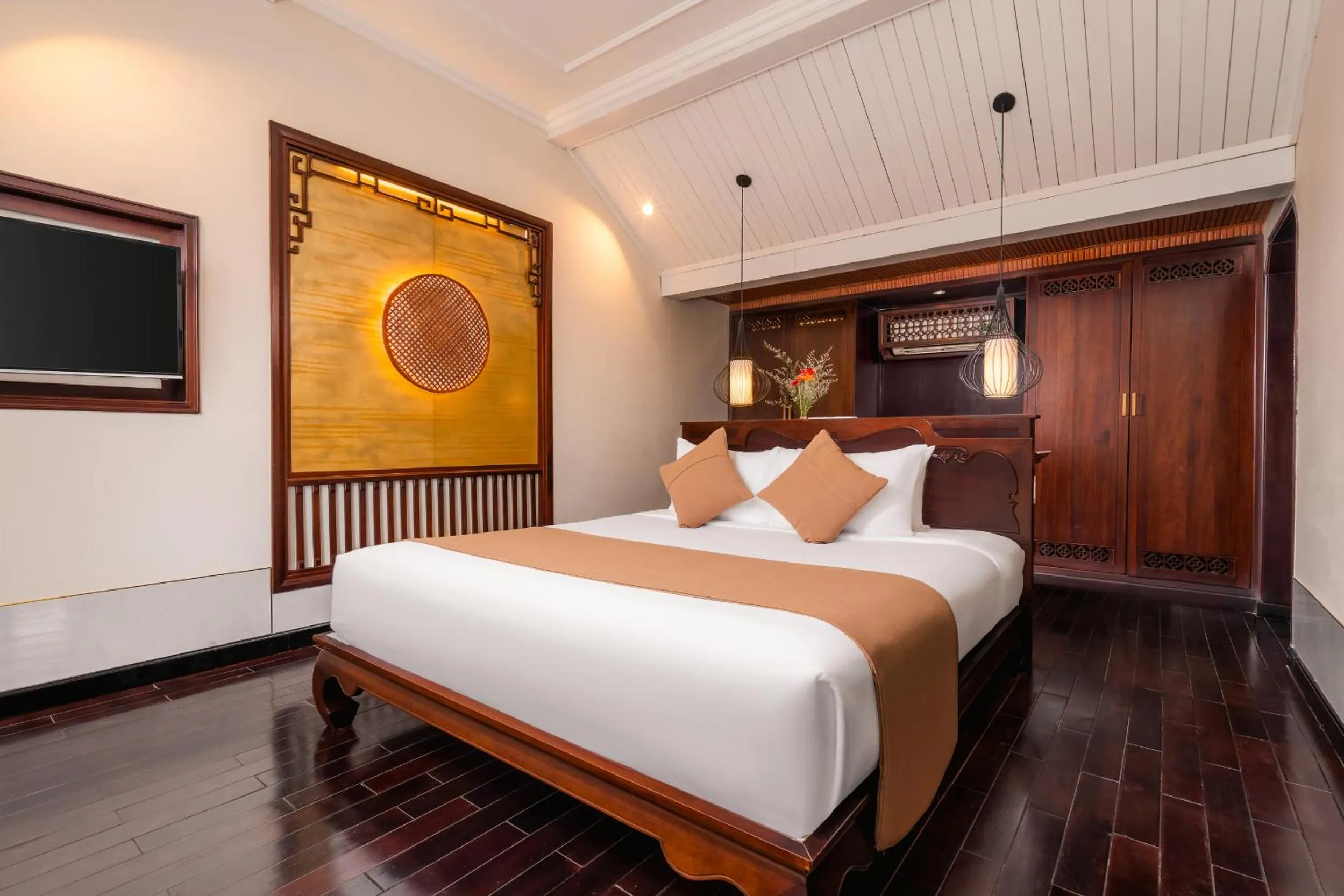 Bed in Laluna Hoi An Riverside Hotel & Spa