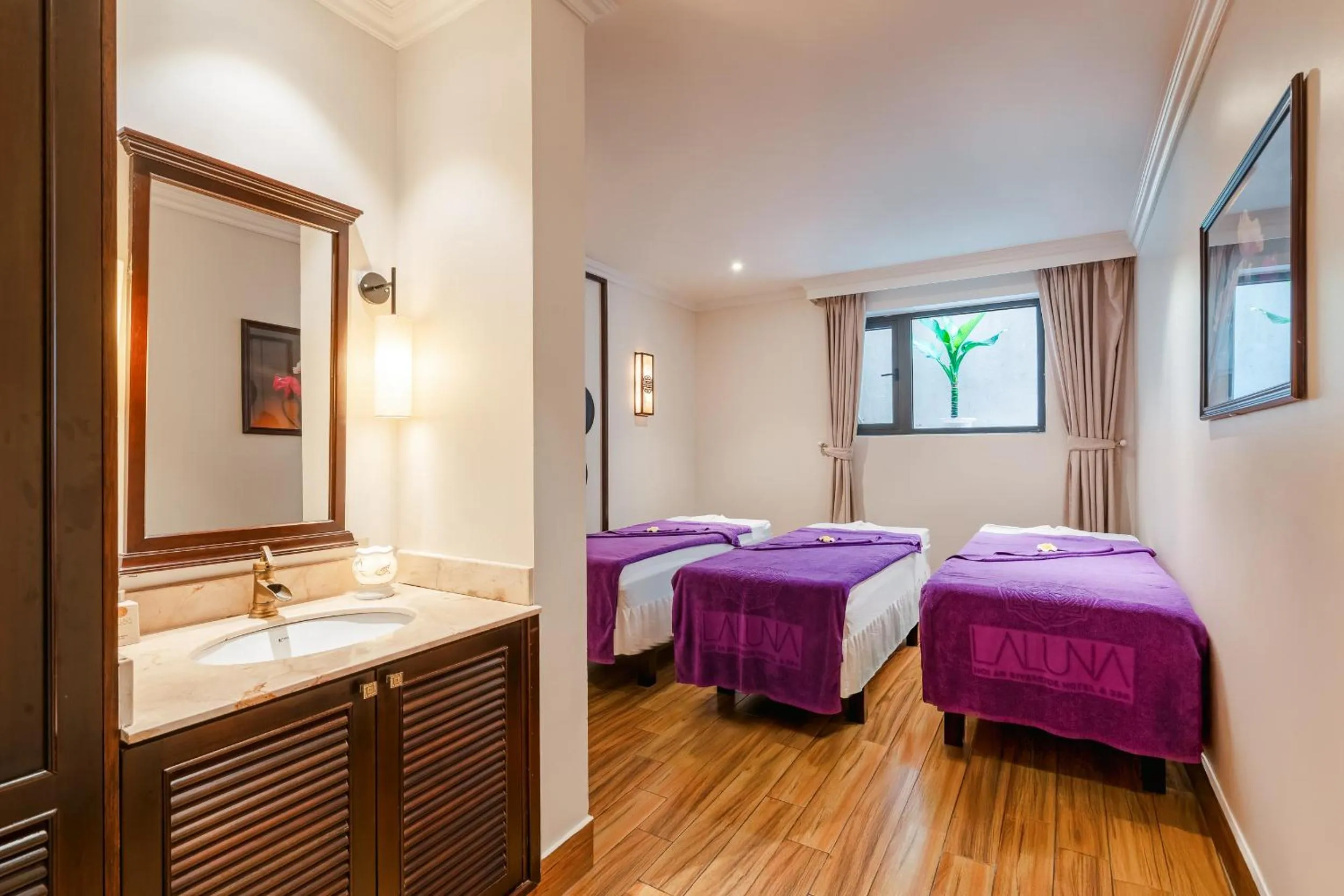 Massage, Bed in Laluna Hoi An Riverside Hotel & Spa