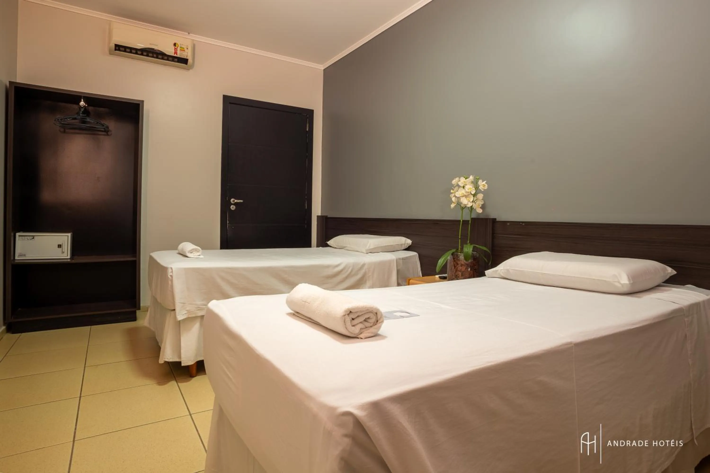 Bedroom, Bed in Rede Andrade Vivaldi