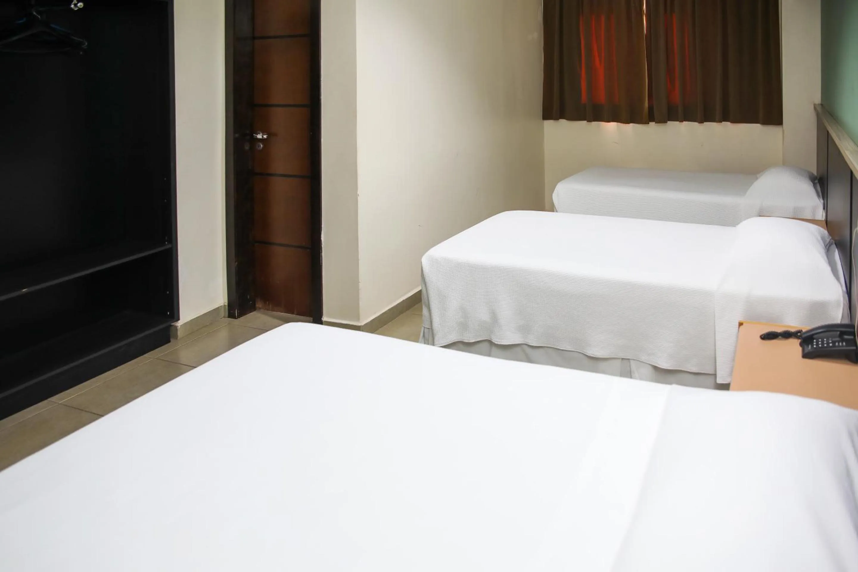 Bedroom, Bed in Rede Andrade Vivaldi