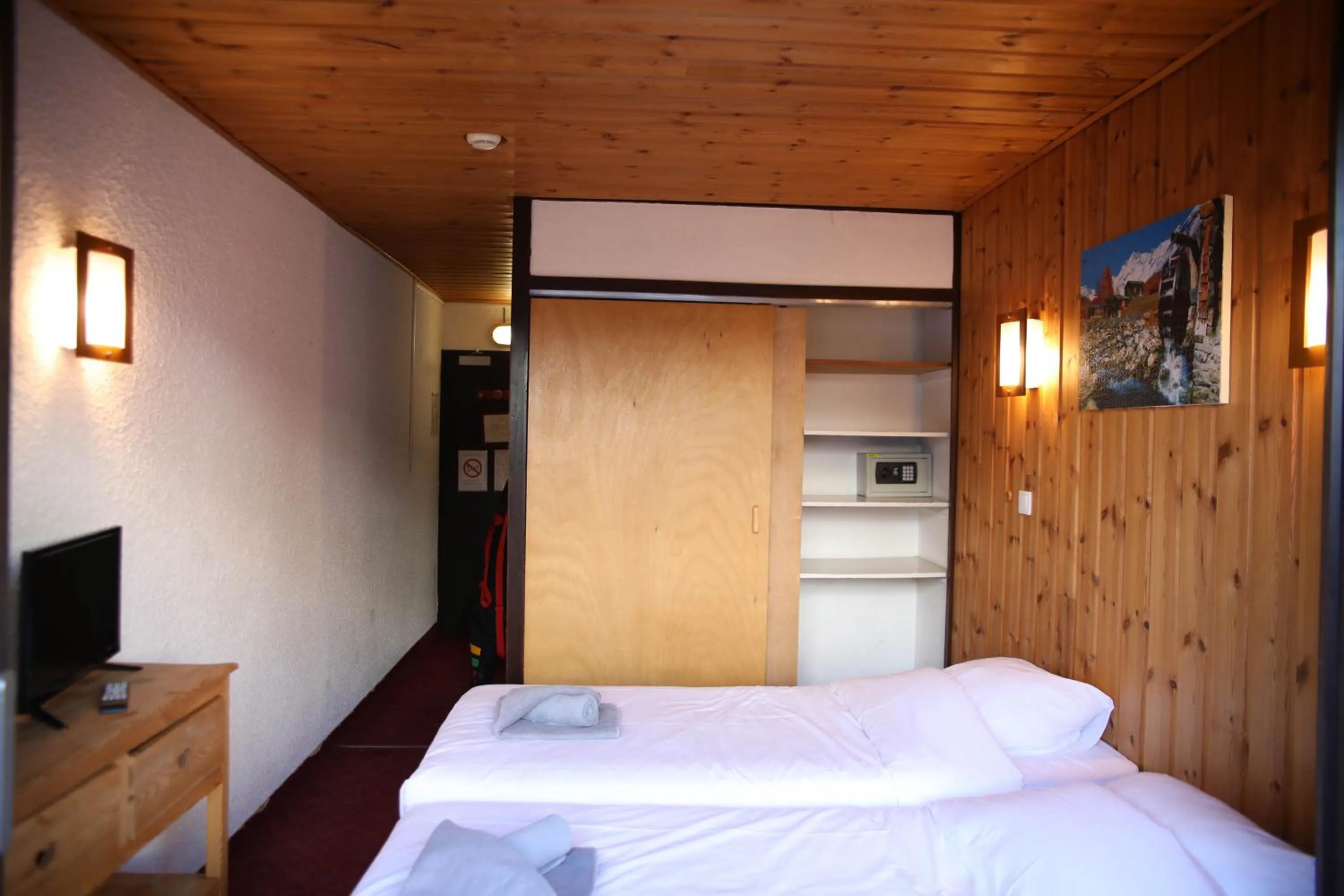 Bedroom in Hotel Le Cairn