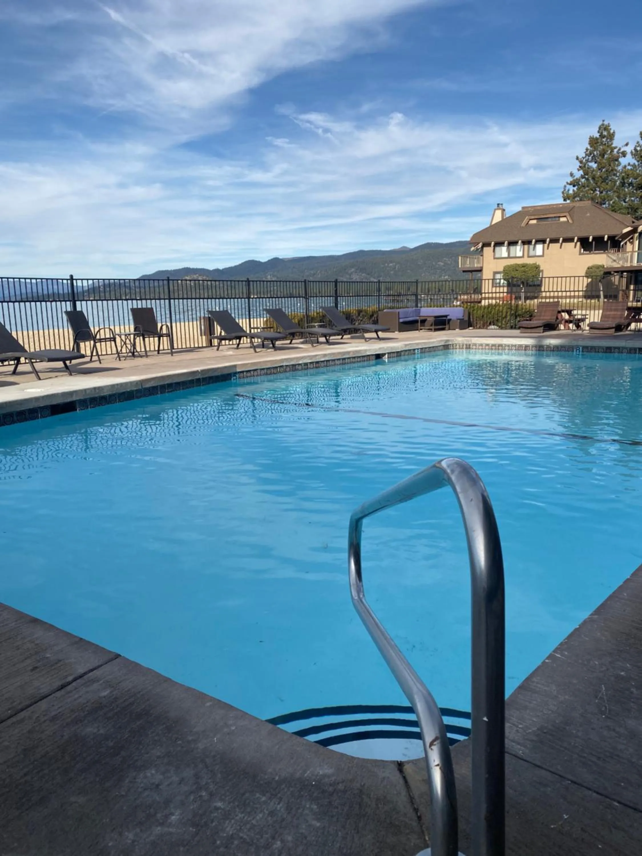 Lake view in Tahoe Lakeshore Lodge & Spa