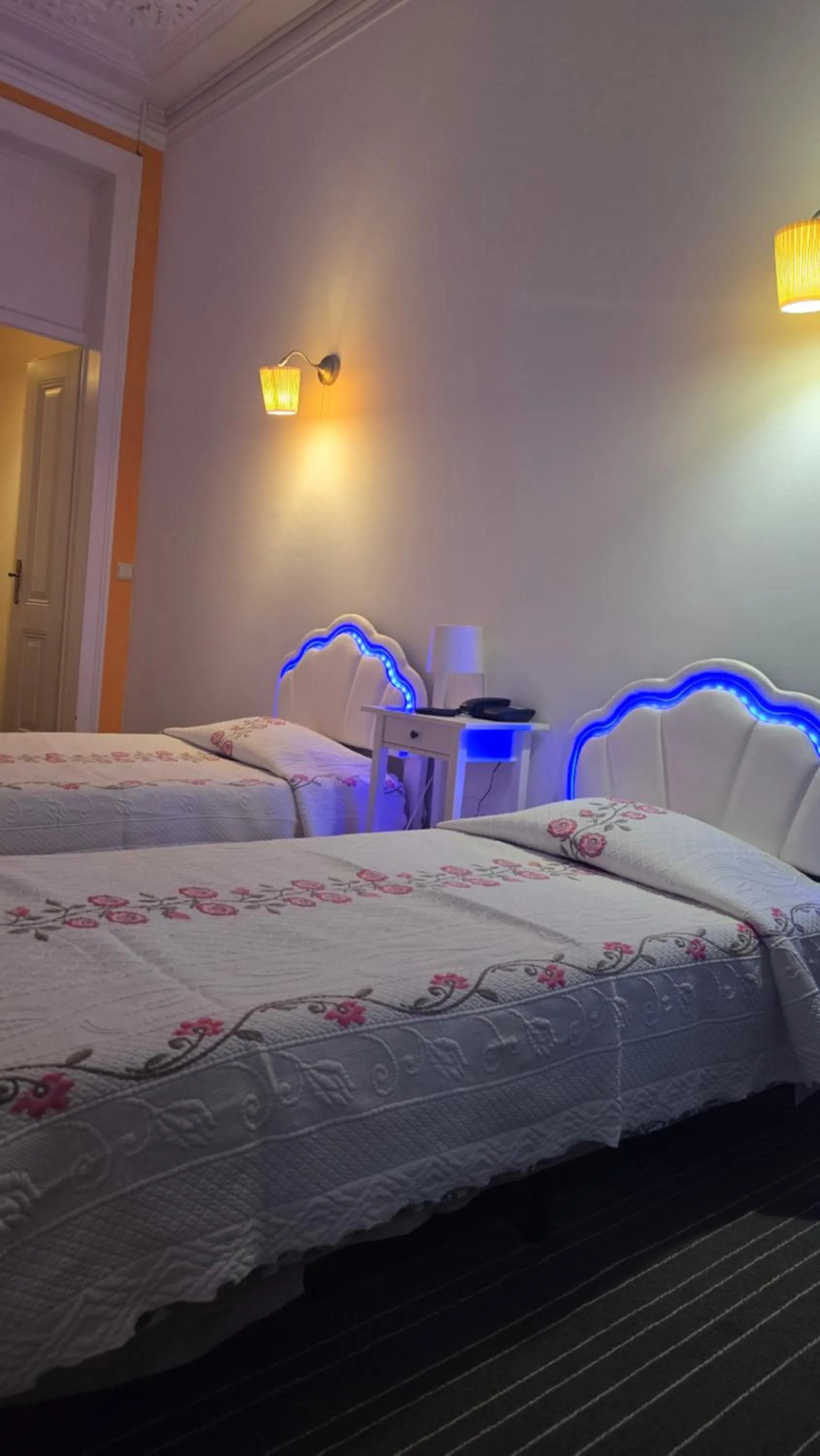 Twin Room with Bathroom in Cenário Catita Hostel