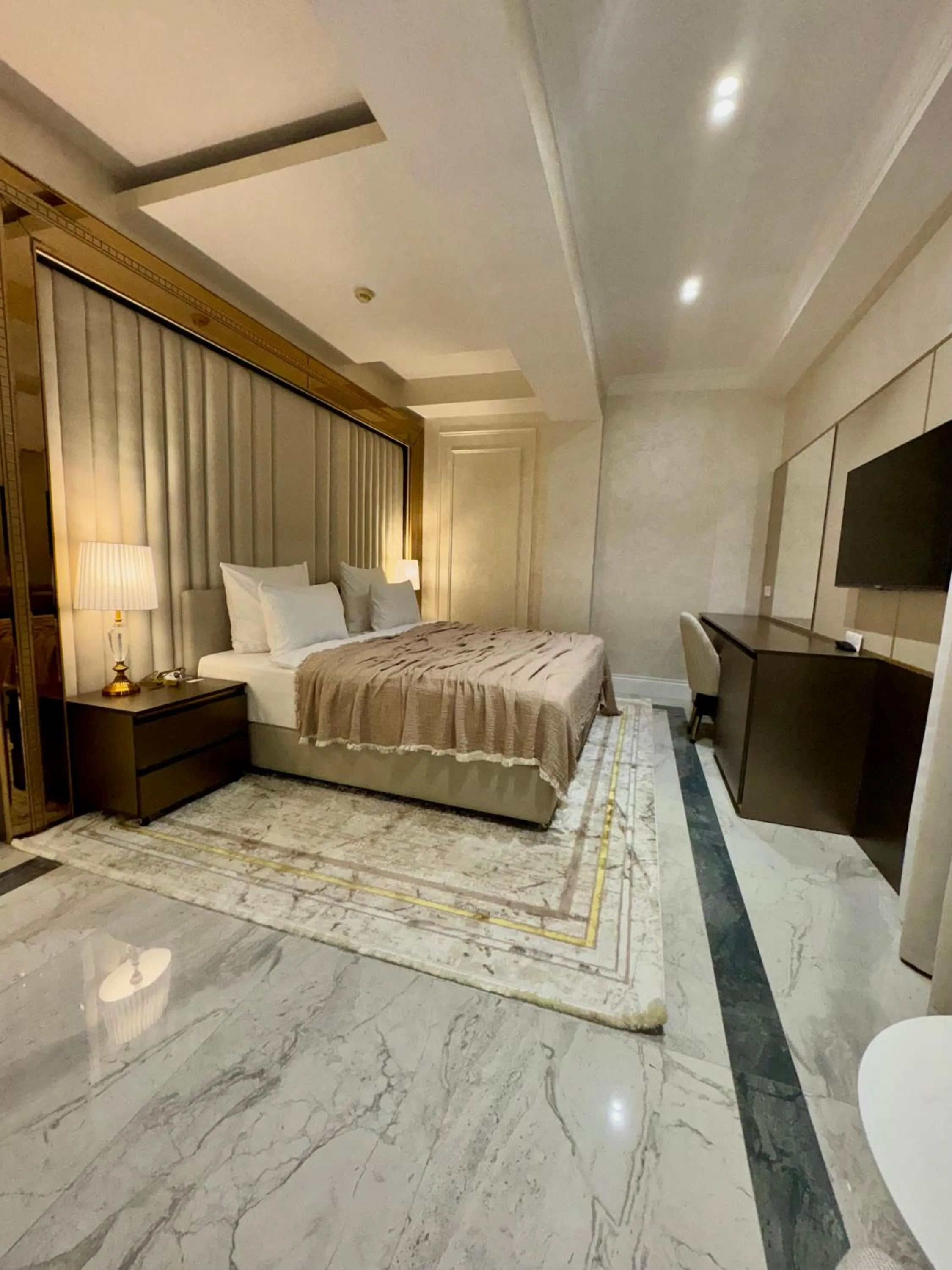 Bedroom, Bed in Ganjali Plaza Hotel