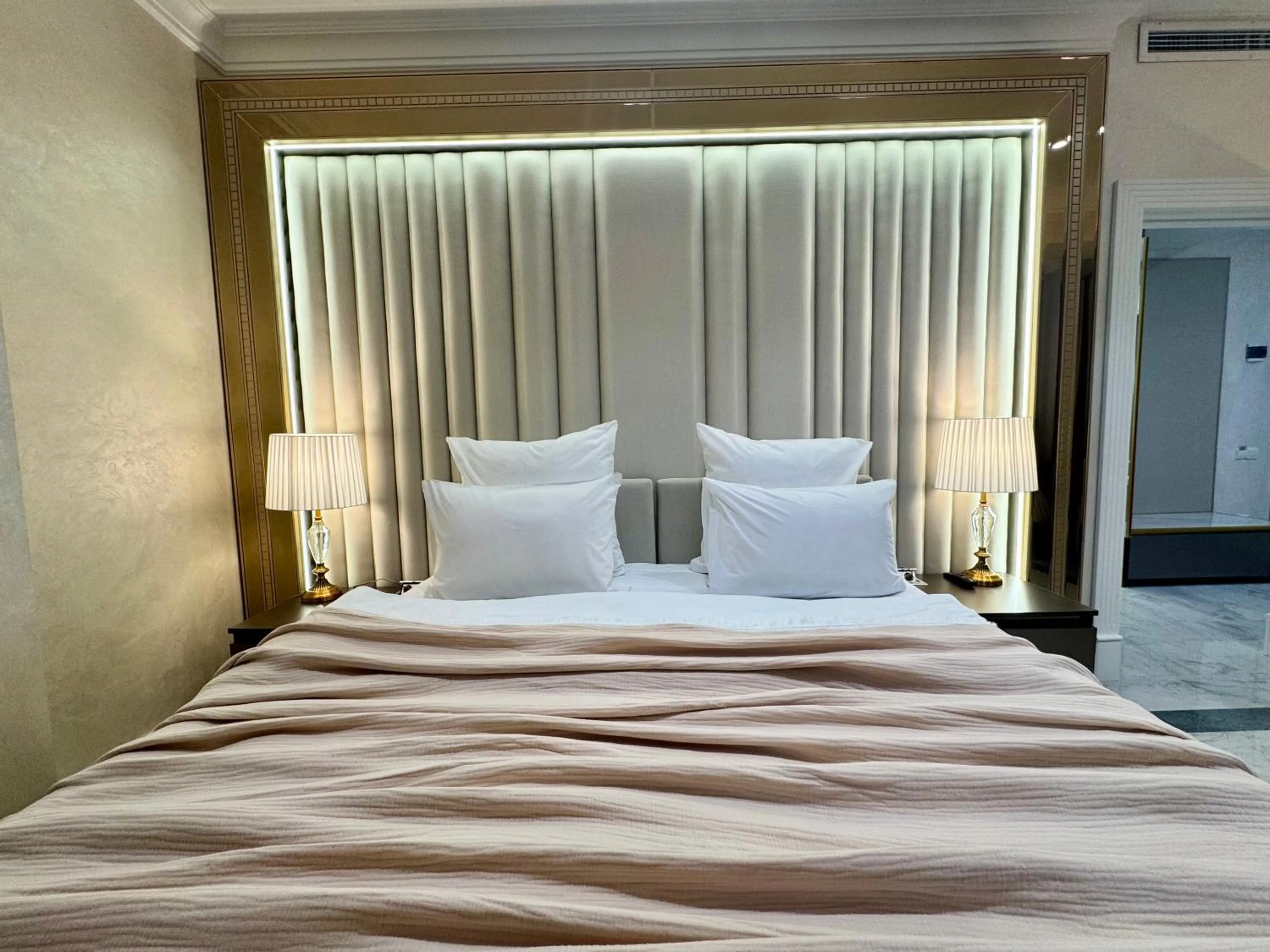 Bed in Ganjali Plaza Hotel
