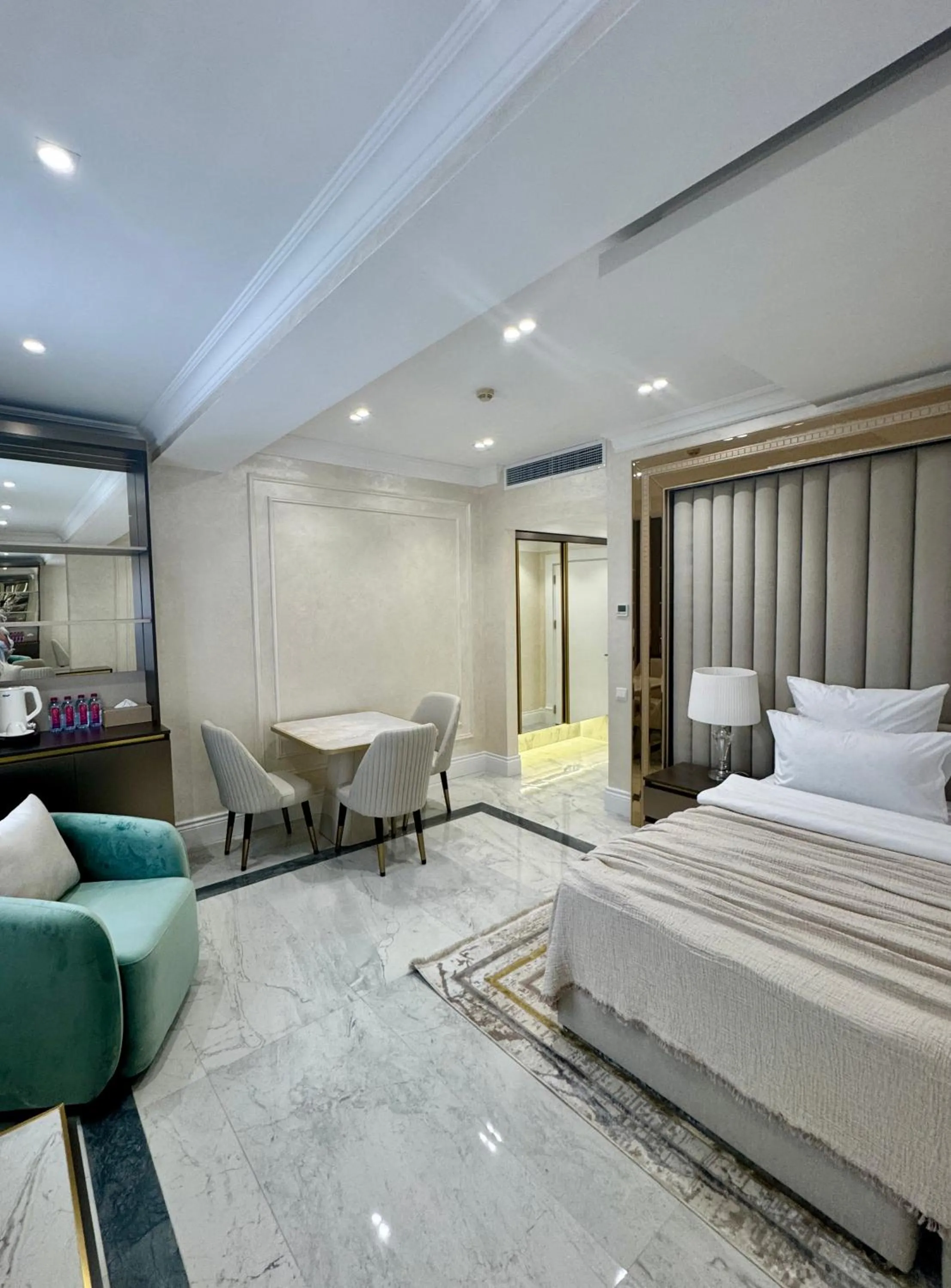 Photo of the whole room, Bed in Ganjali Plaza Hotel