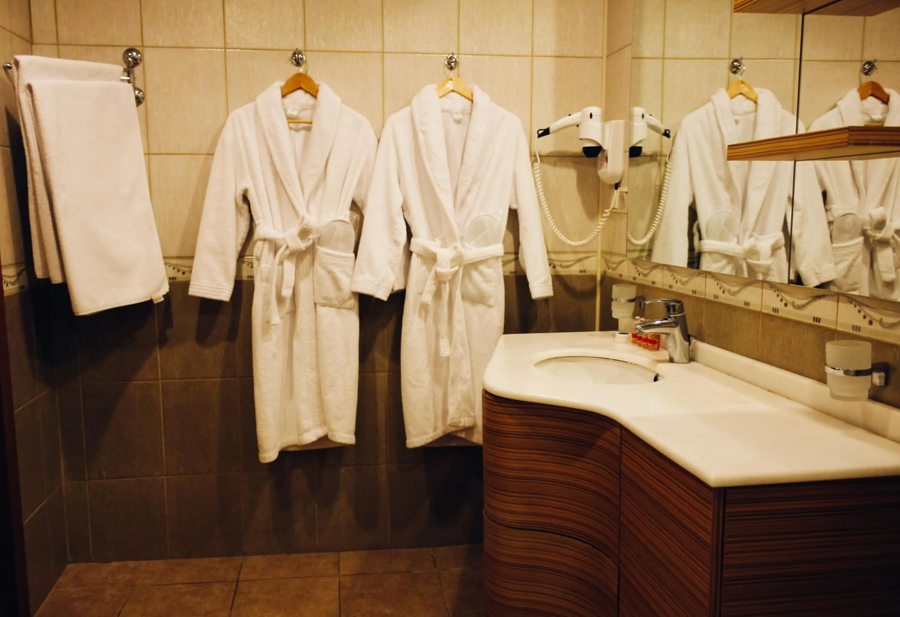 Bathroom in Ganjali Plaza Hotel