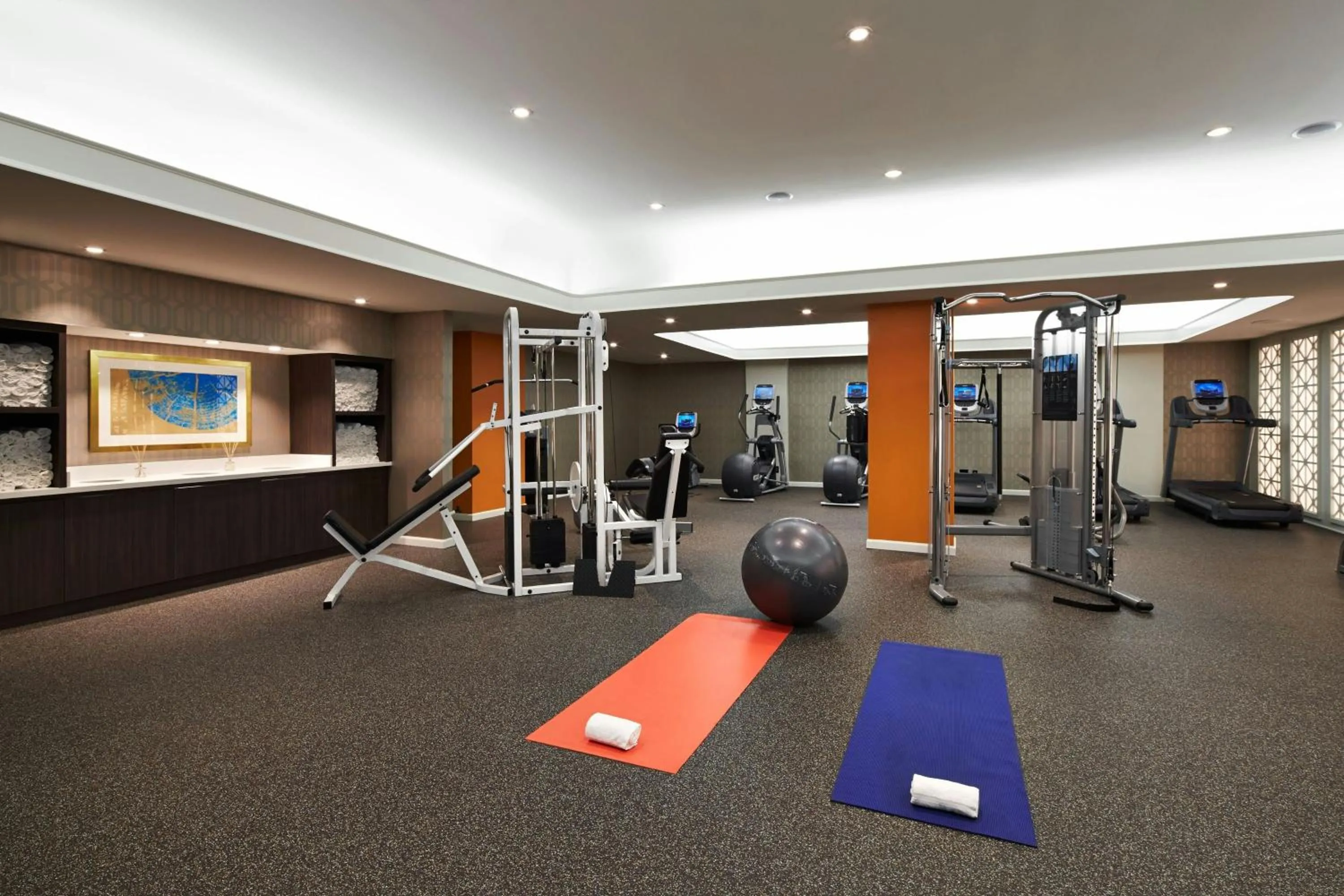Fitness centre/facilities in The Ven at Embassy Row, Washington, D.C., a Tribute Portfolio Hotel